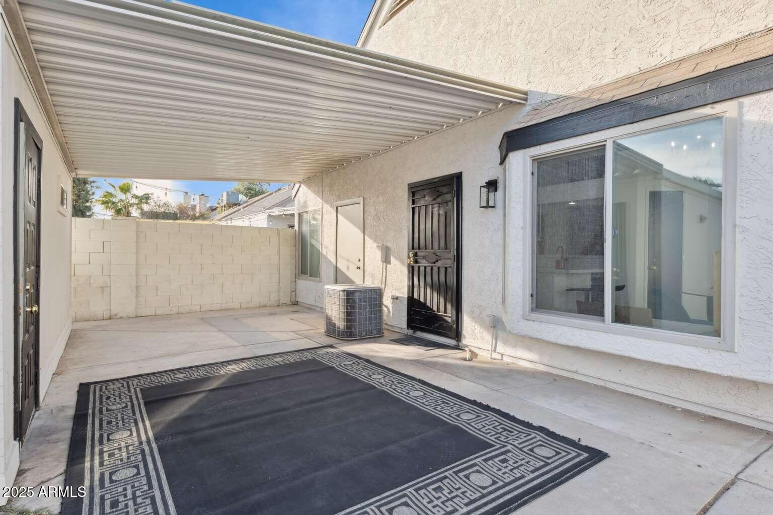 2233 W ROSS Avenue