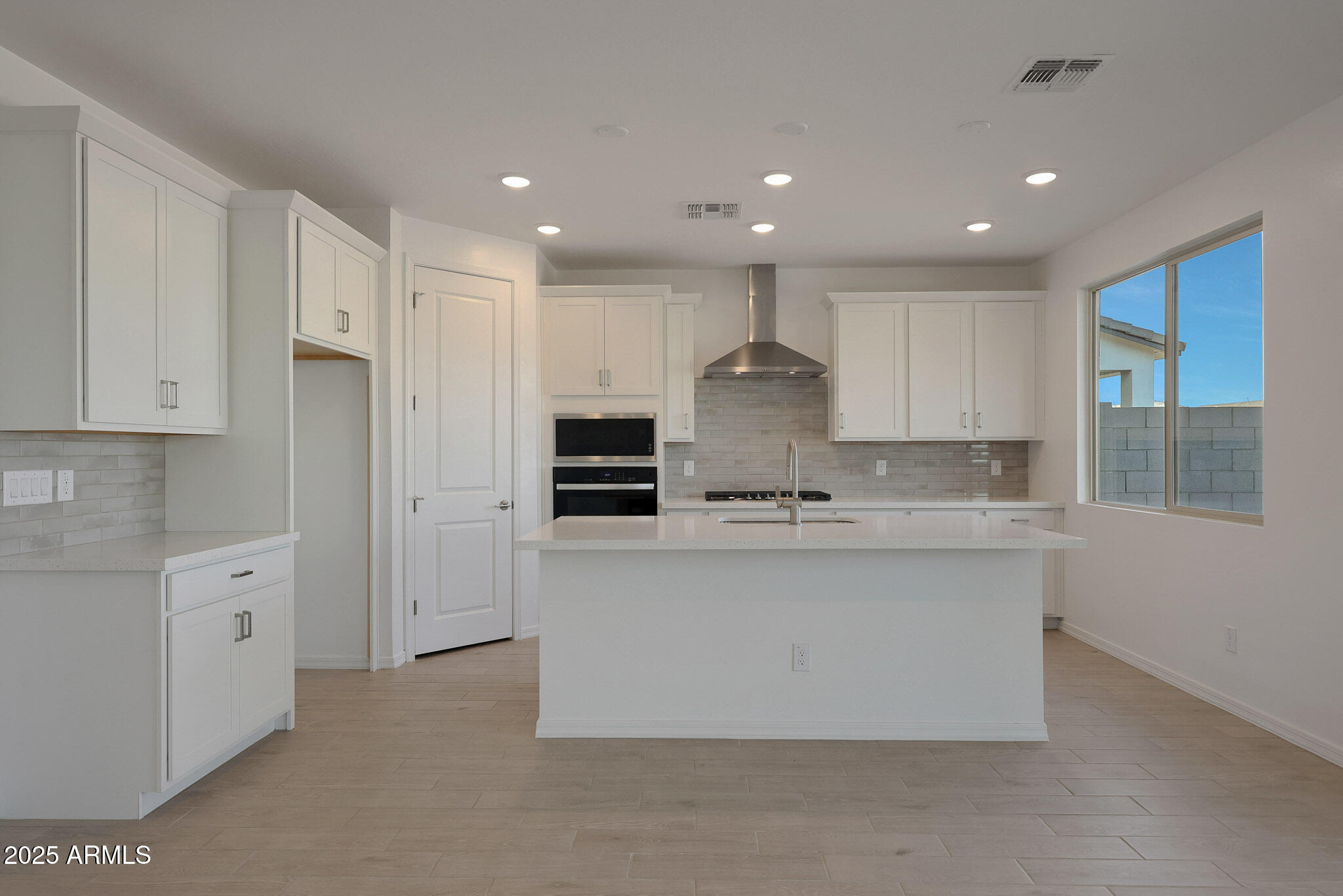 24224 W AGORA Lane