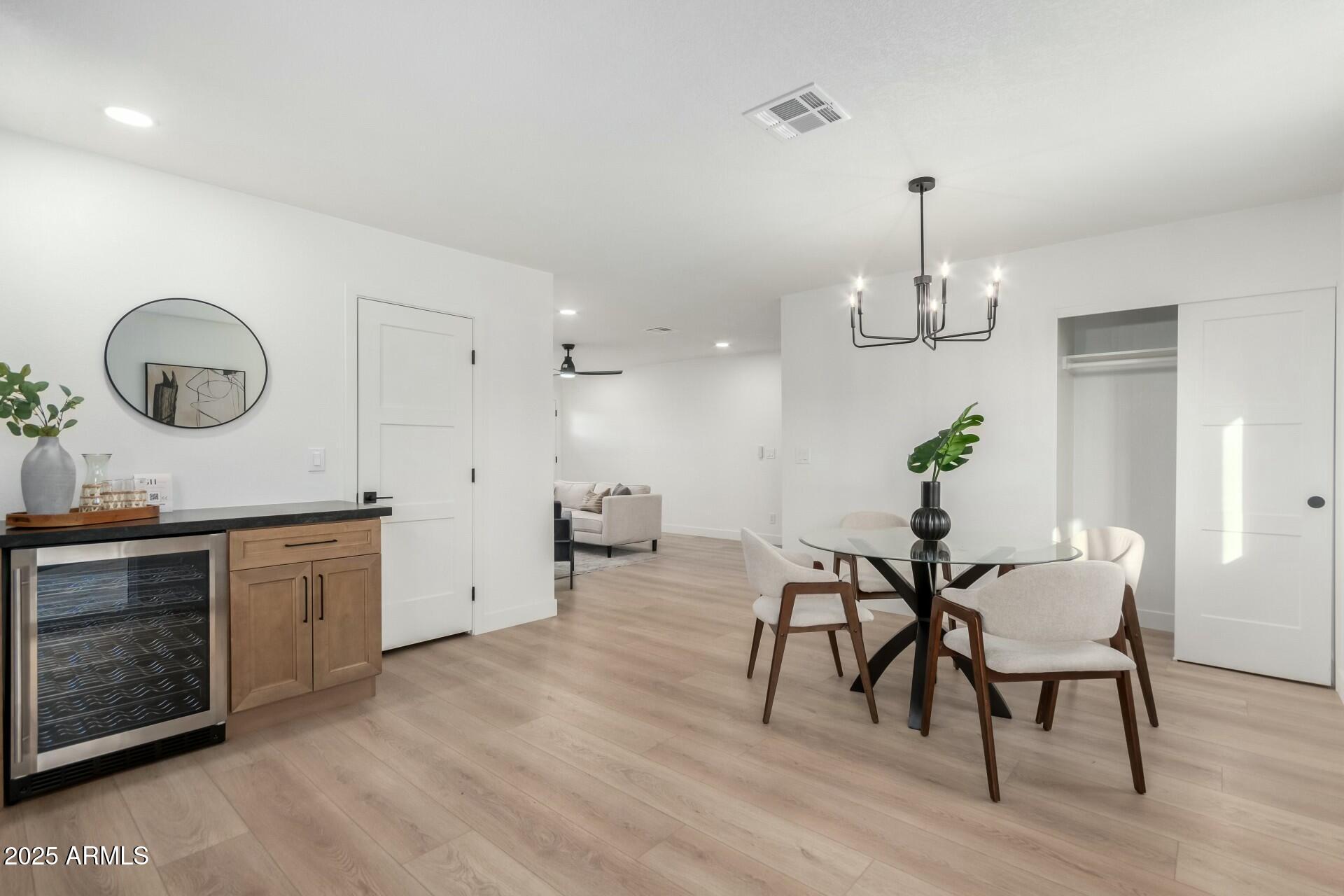 331 W STANFORD Avenue