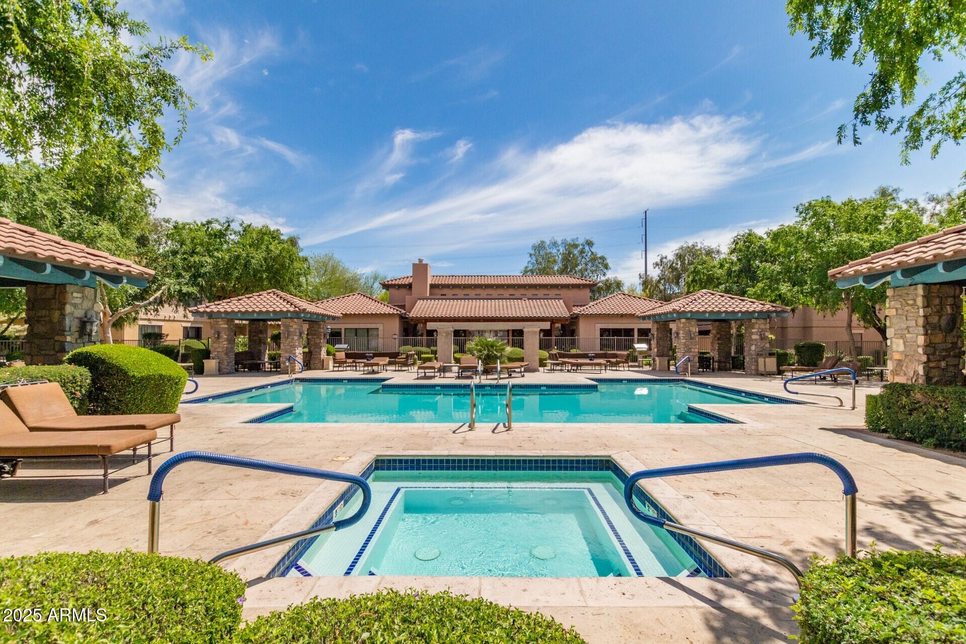 20660 N 40TH Street, 1112