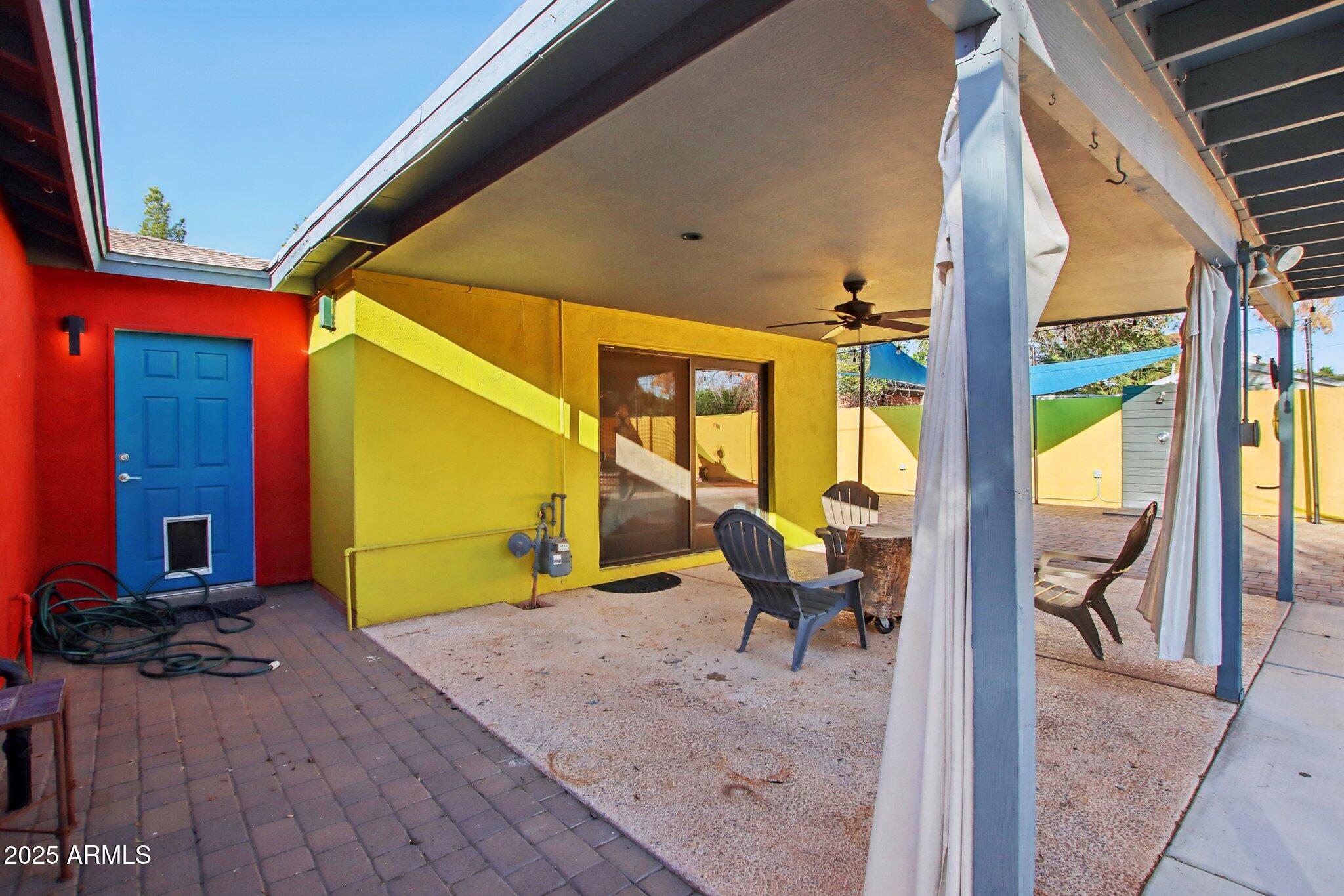 2511 E PINCHOT Avenue