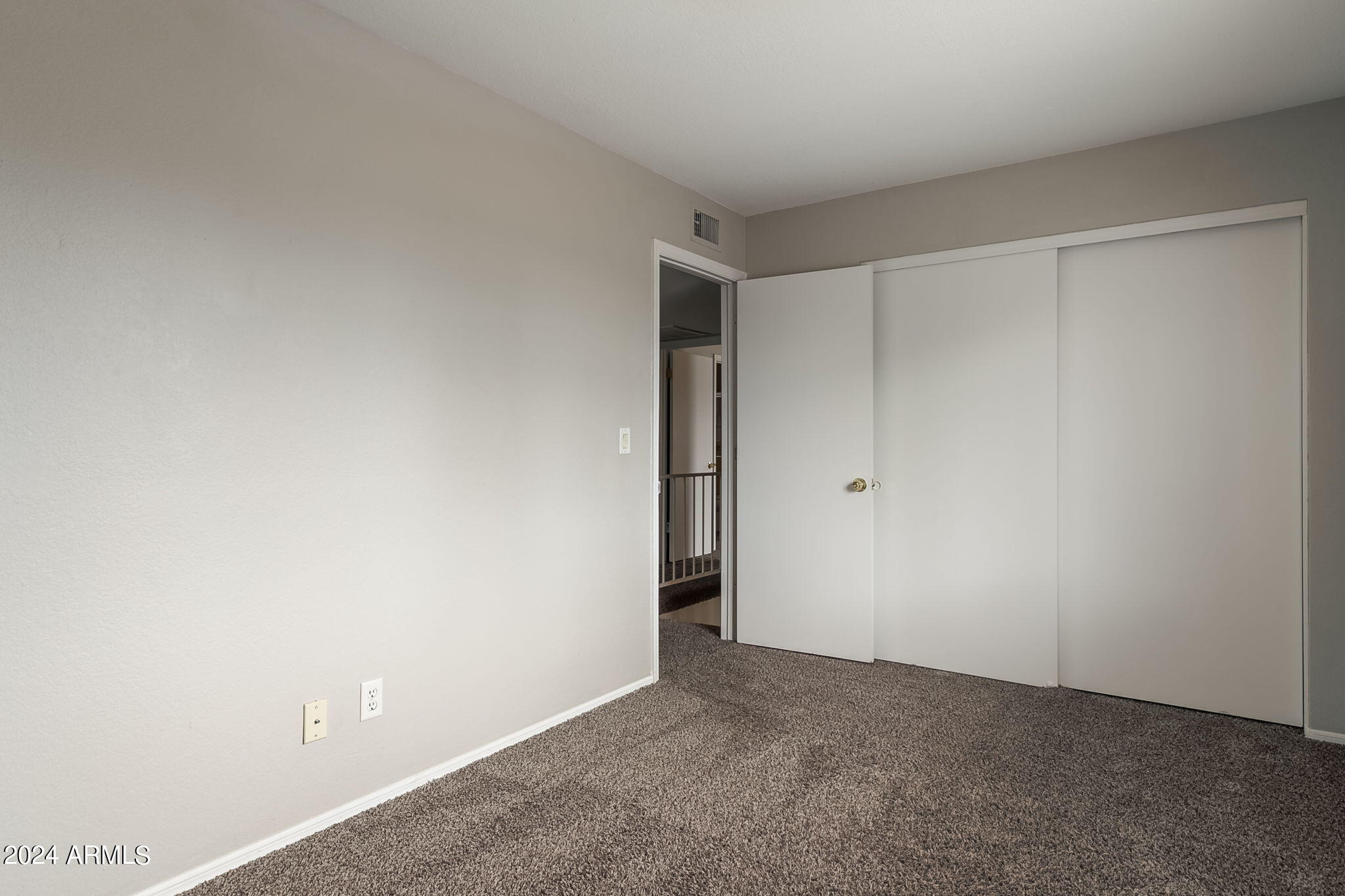 619 E Jensen Street, 7