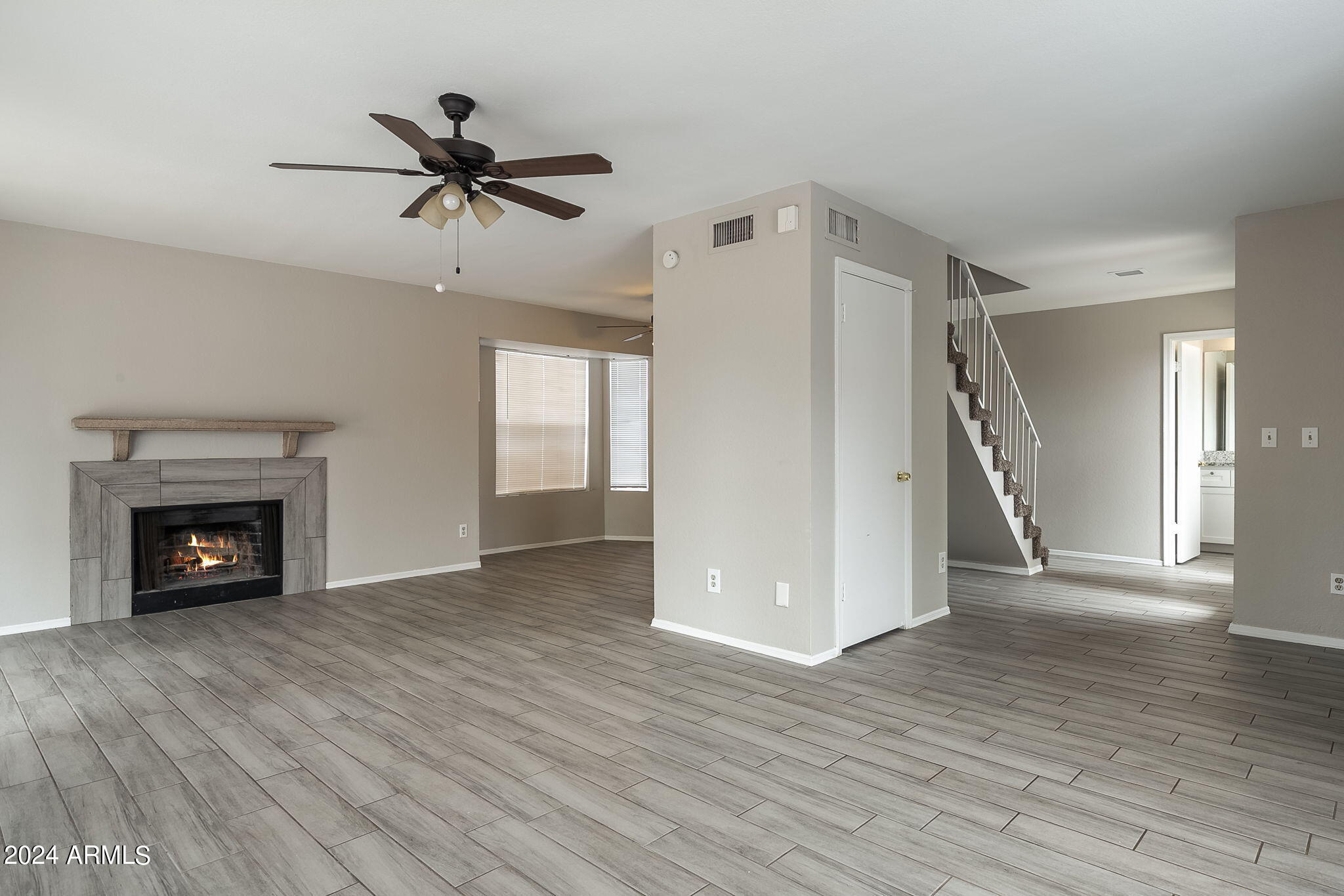 619 E Jensen Street, 7