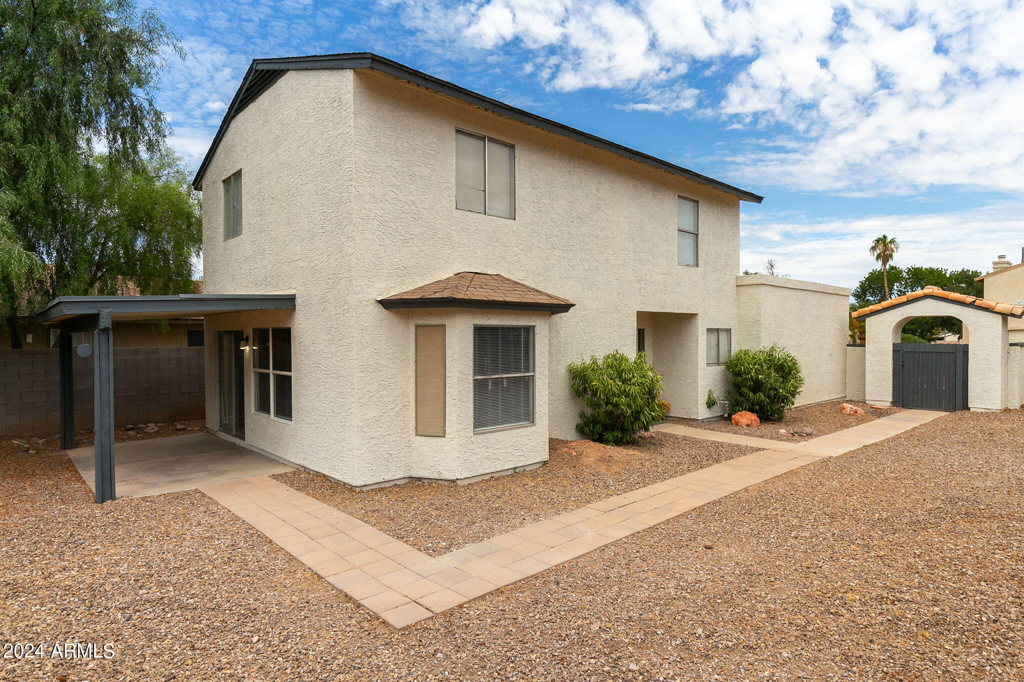619 E Jensen Street, 7