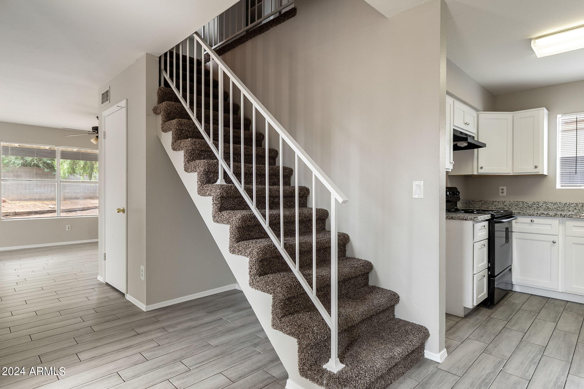 619 E Jensen Street, 7