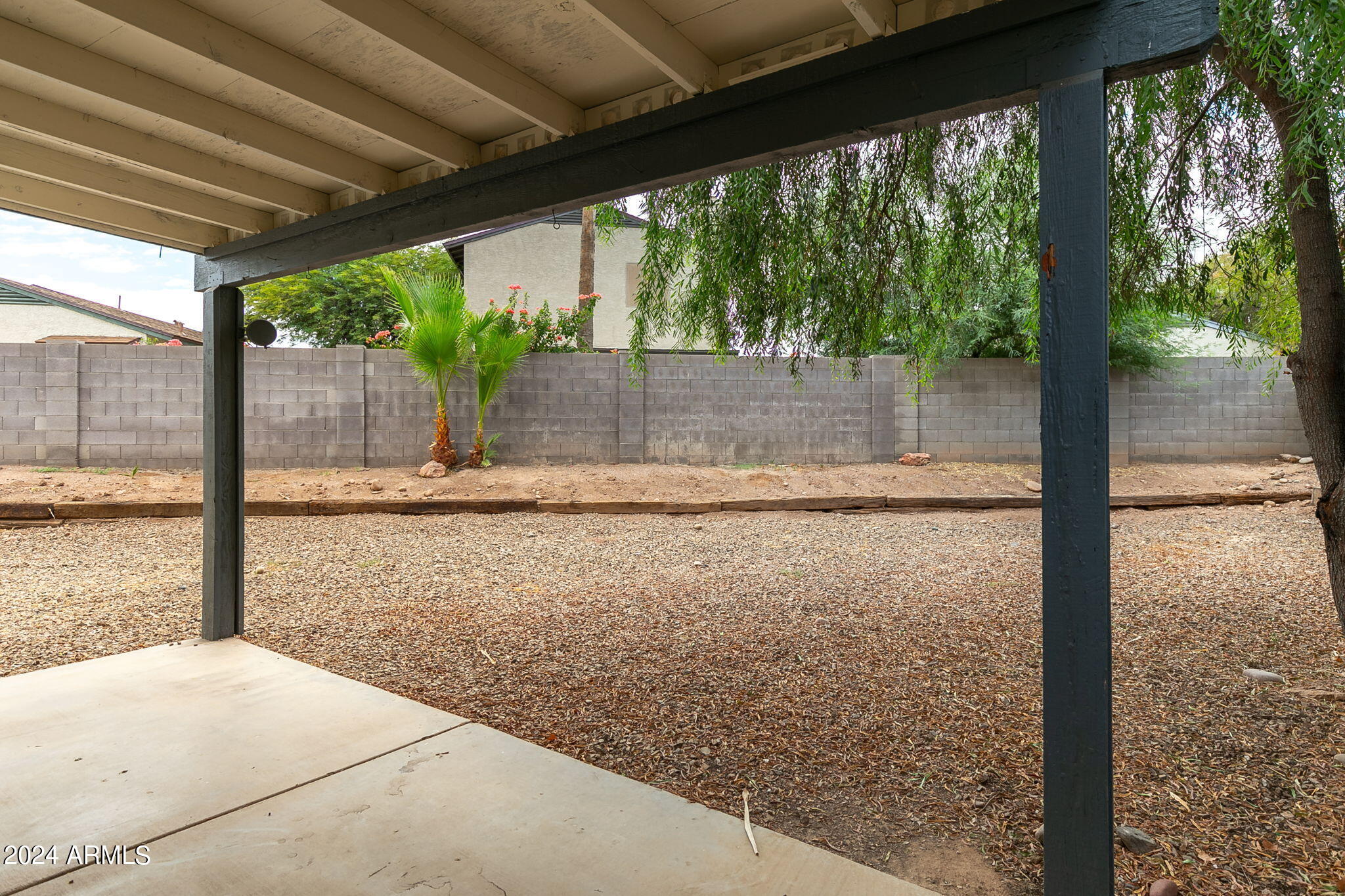 619 E Jensen Street, 7