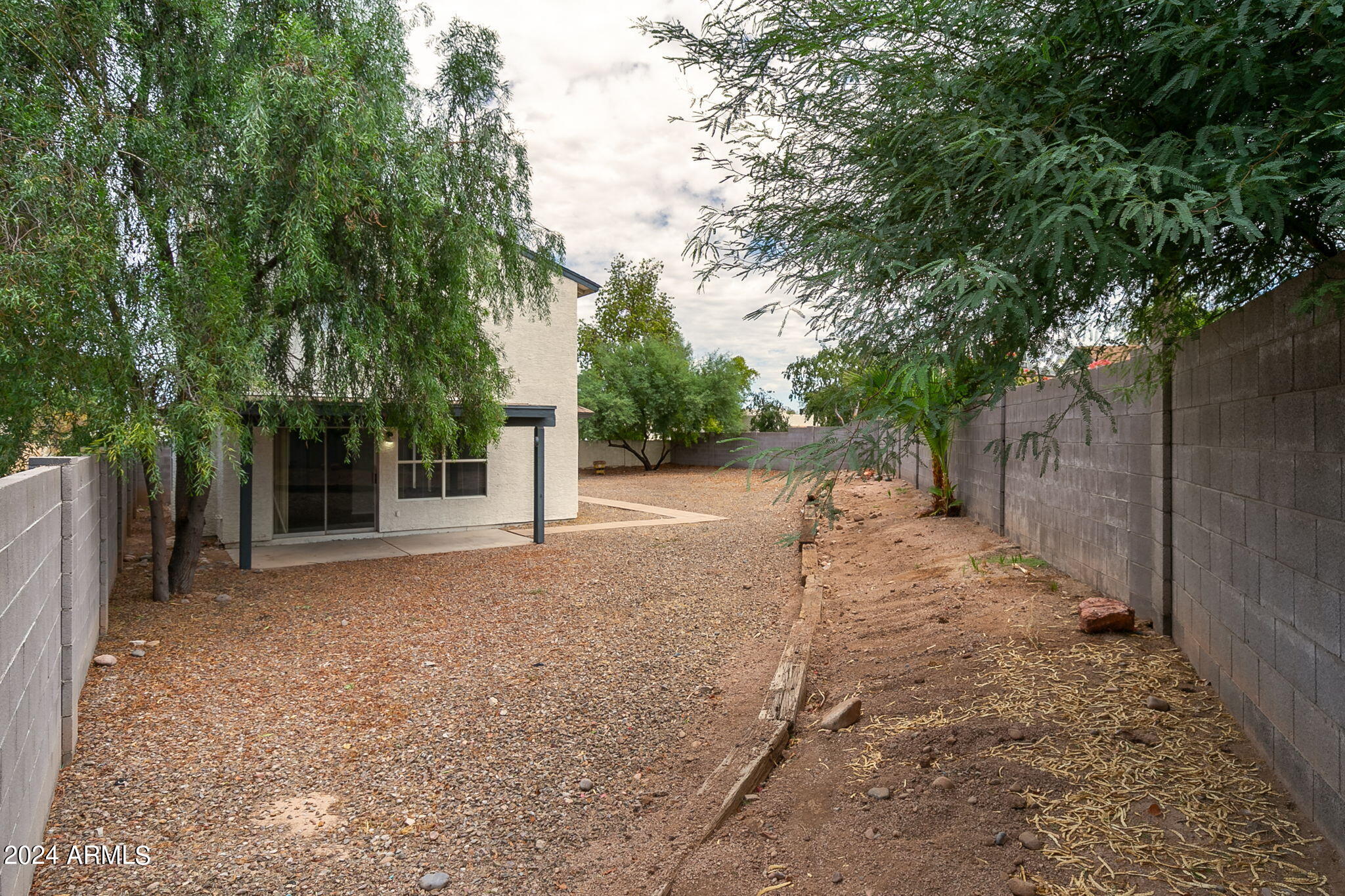 619 E Jensen Street, 7