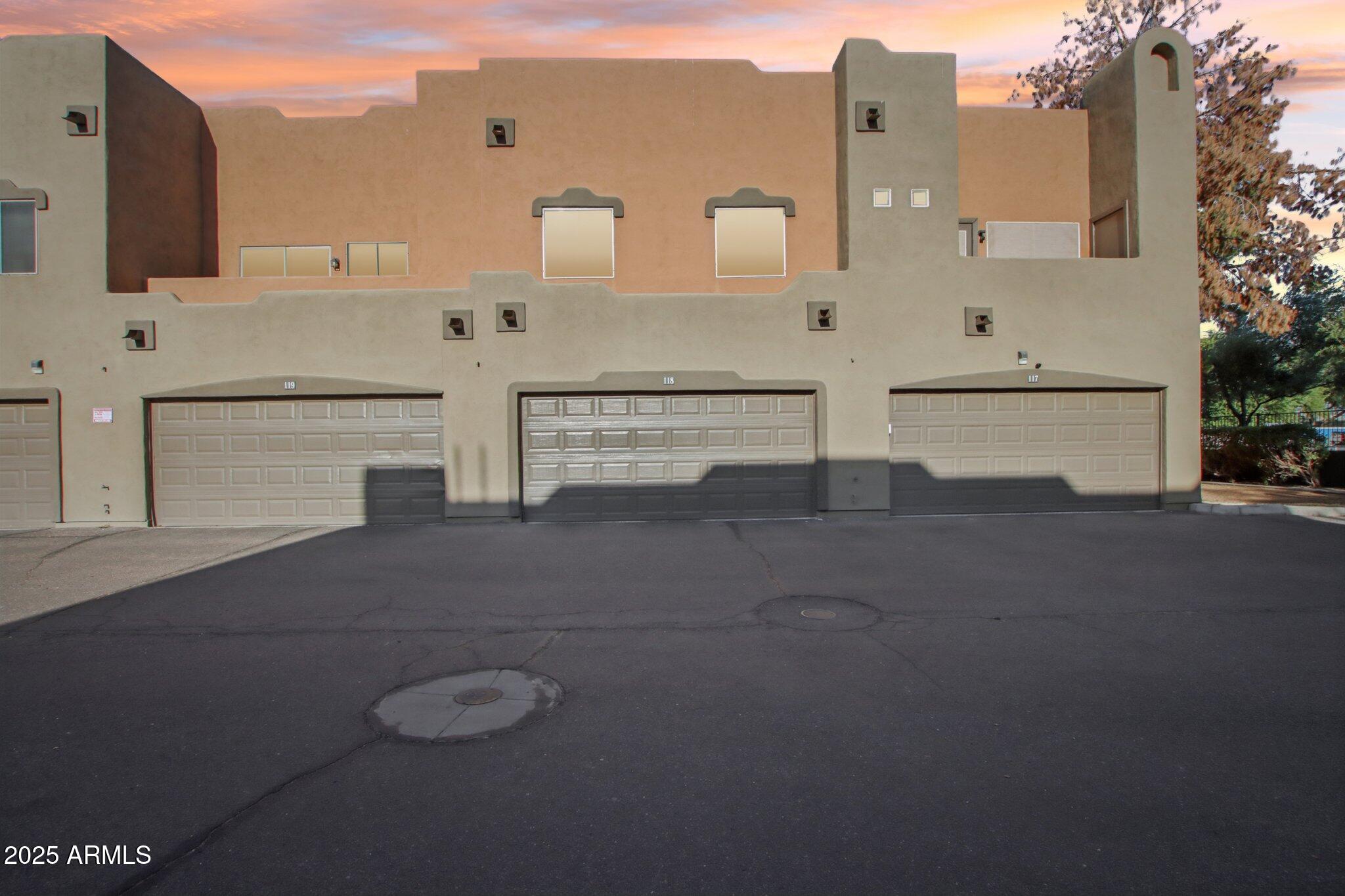 1718 W COLTER Street, 118