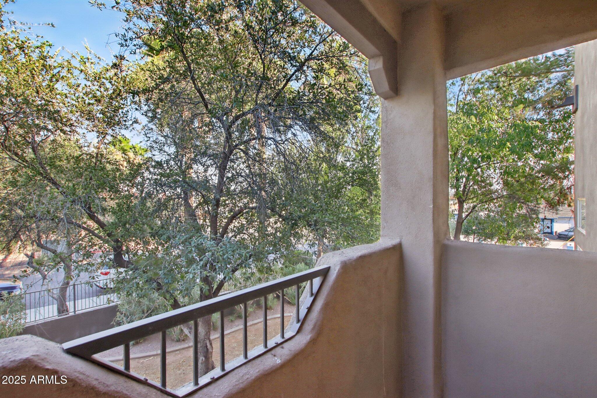 1718 W COLTER Street, 118