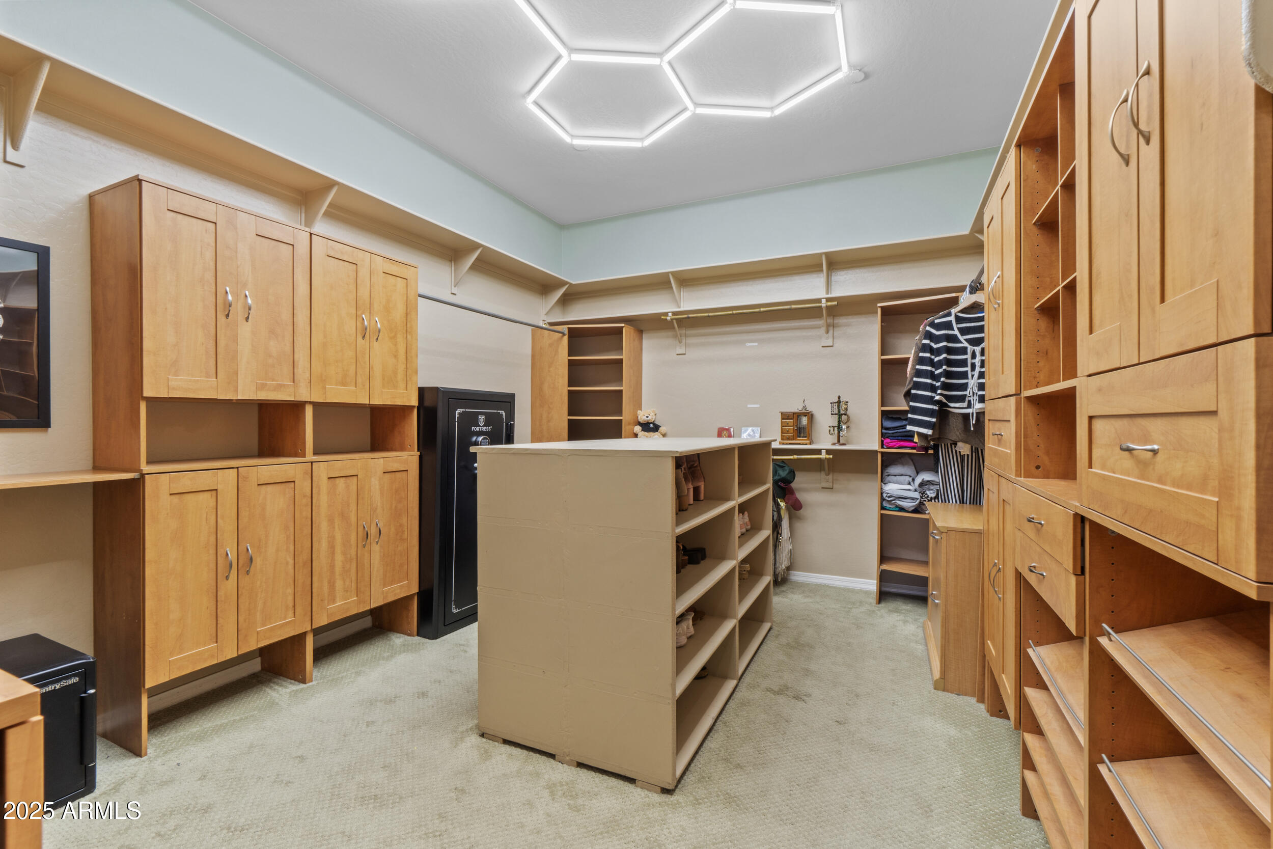 2879 E JANELLE Way
