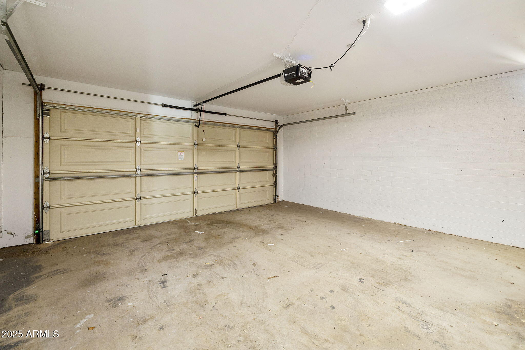 1732 E HERMOSA Drive