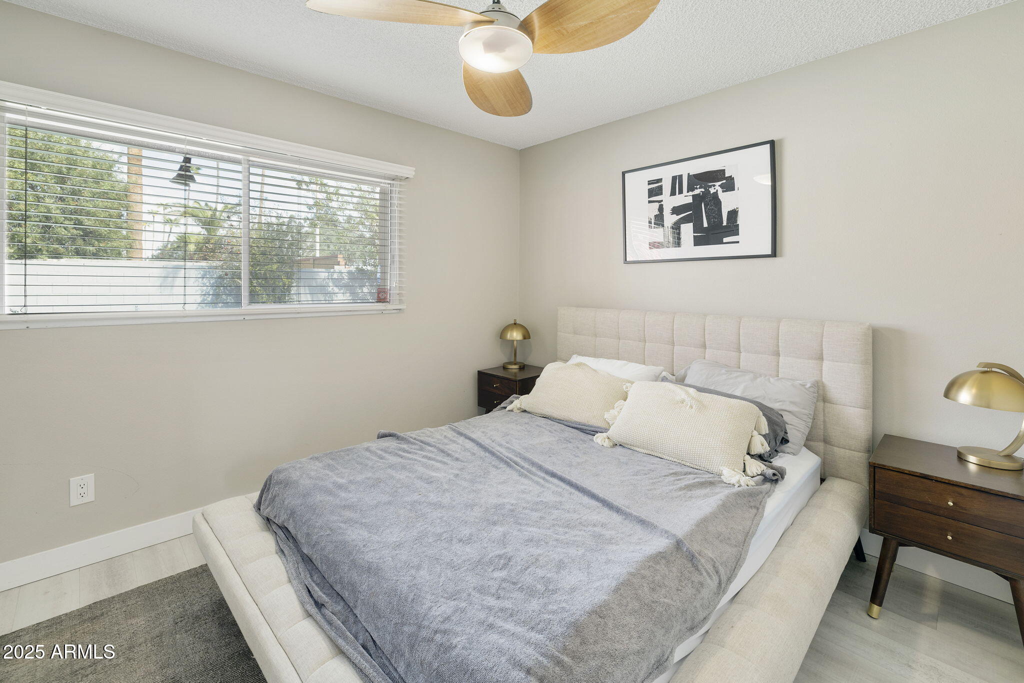 1732 E HERMOSA Drive