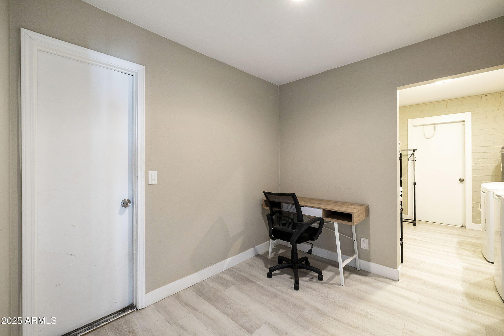 1732 E HERMOSA Drive