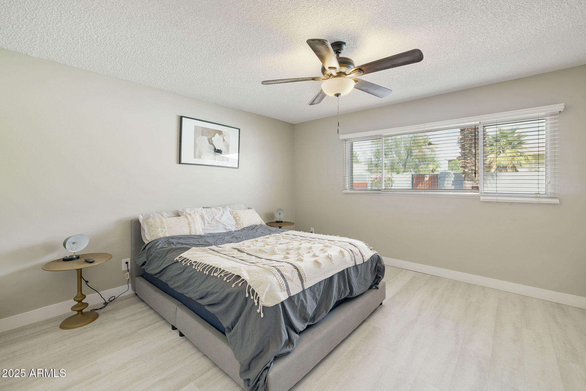 1732 E HERMOSA Drive