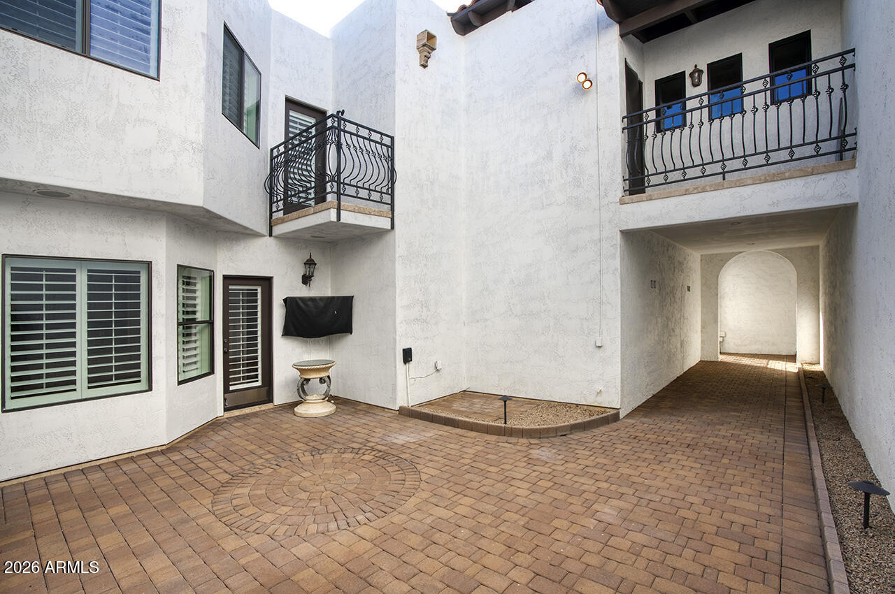 77 E MISSOURI Avenue 49