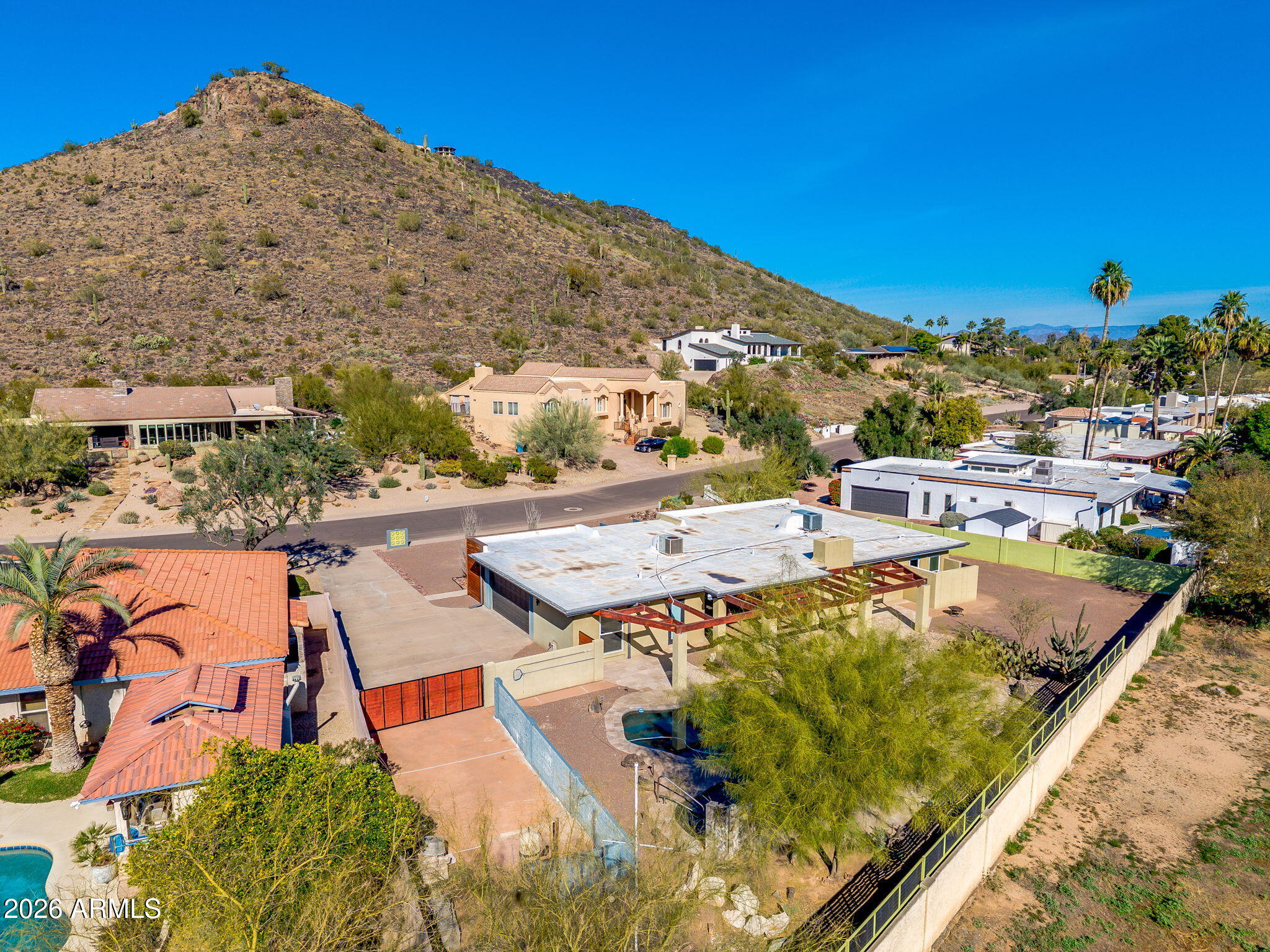 1055 W INDIAN HILLS Place