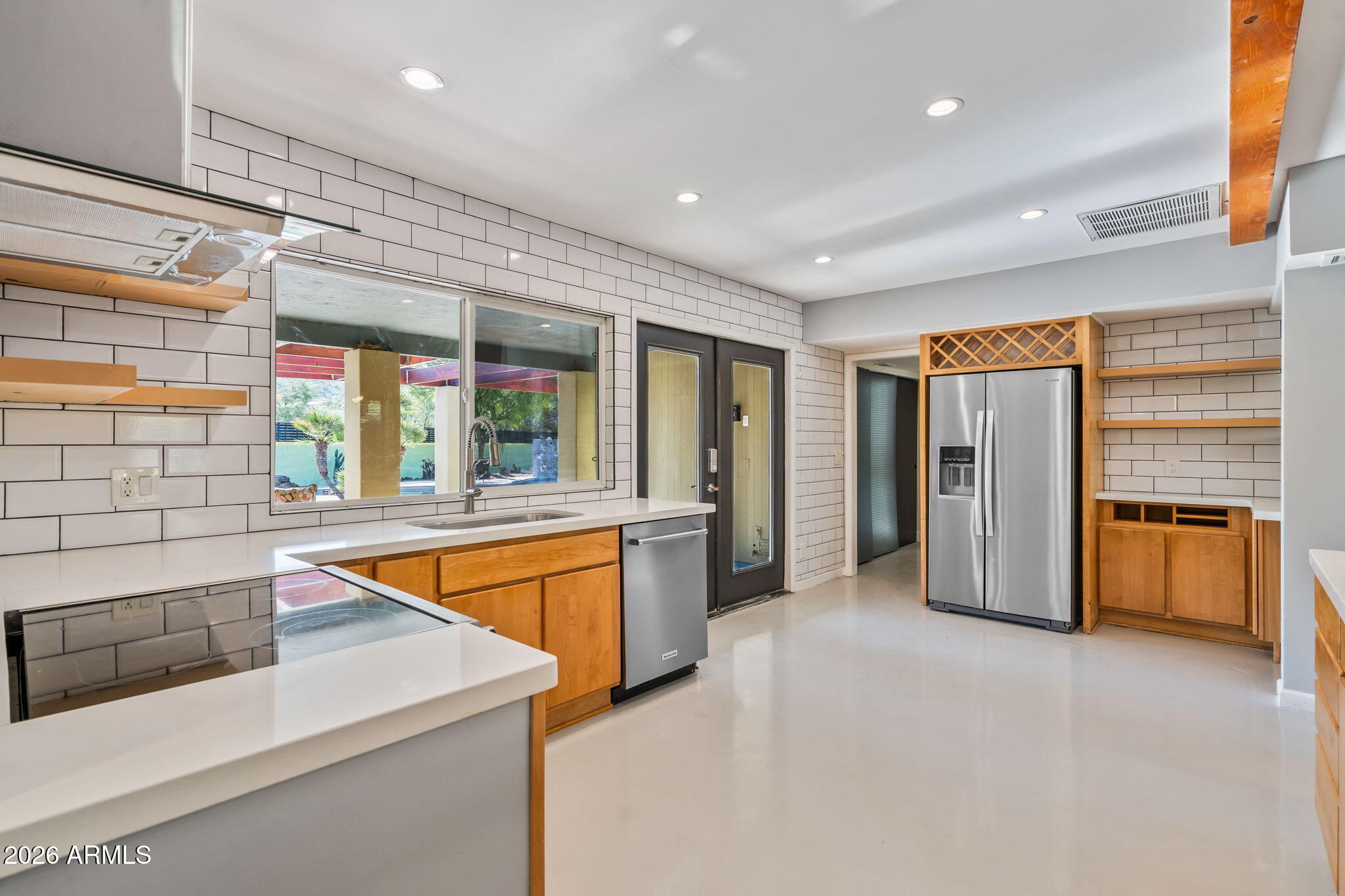 1055 W INDIAN HILLS Place