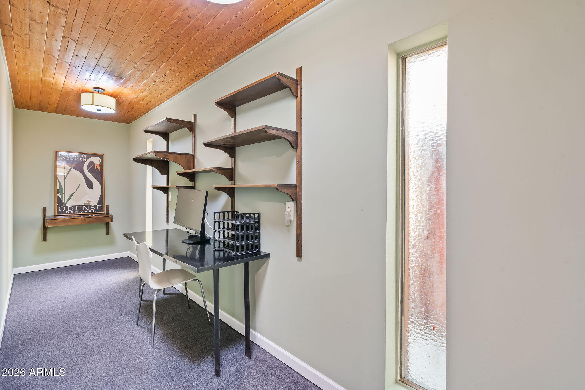 1055 W INDIAN HILLS Place