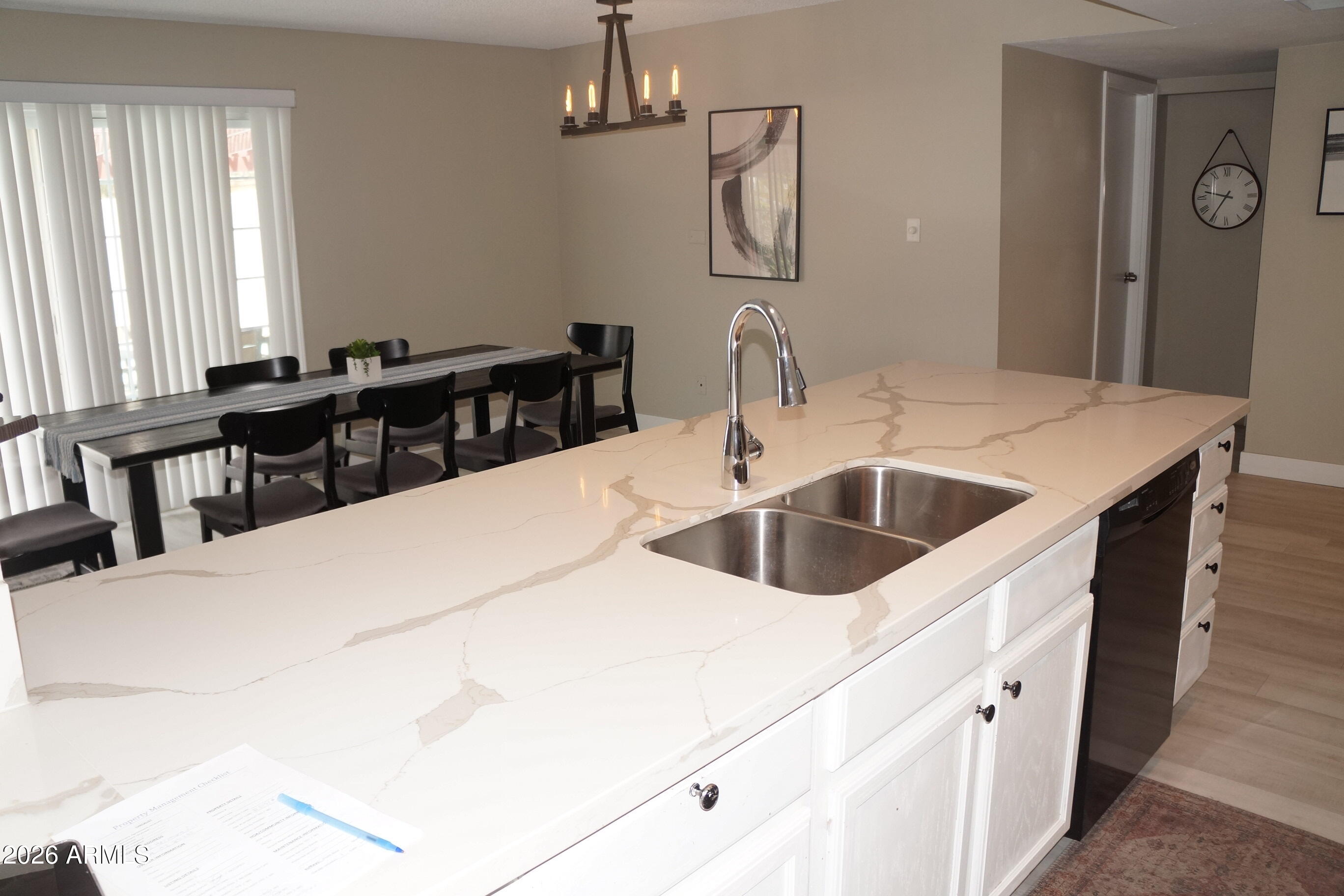 1732 E HERMOSA Drive