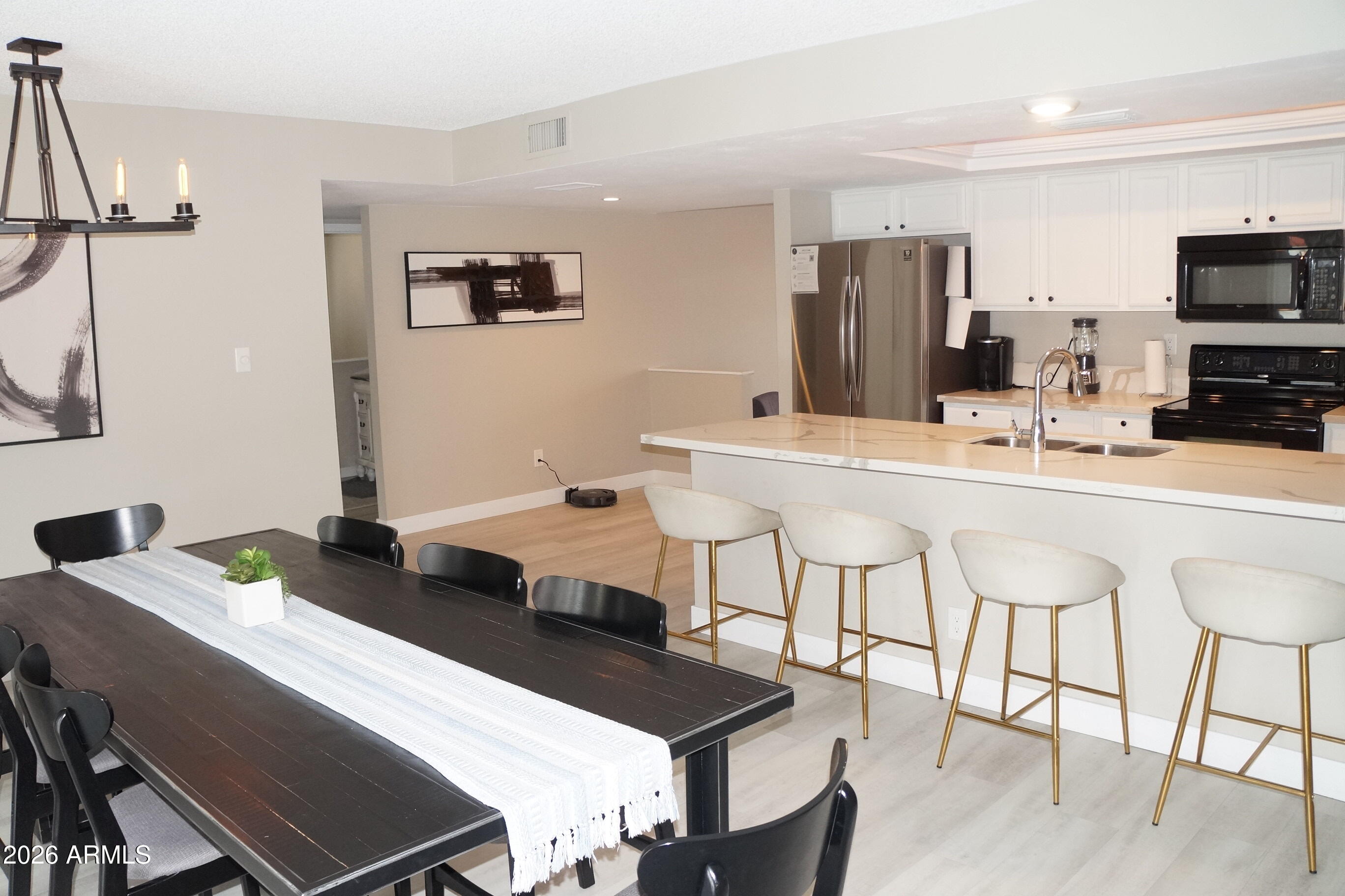 1732 E HERMOSA Drive