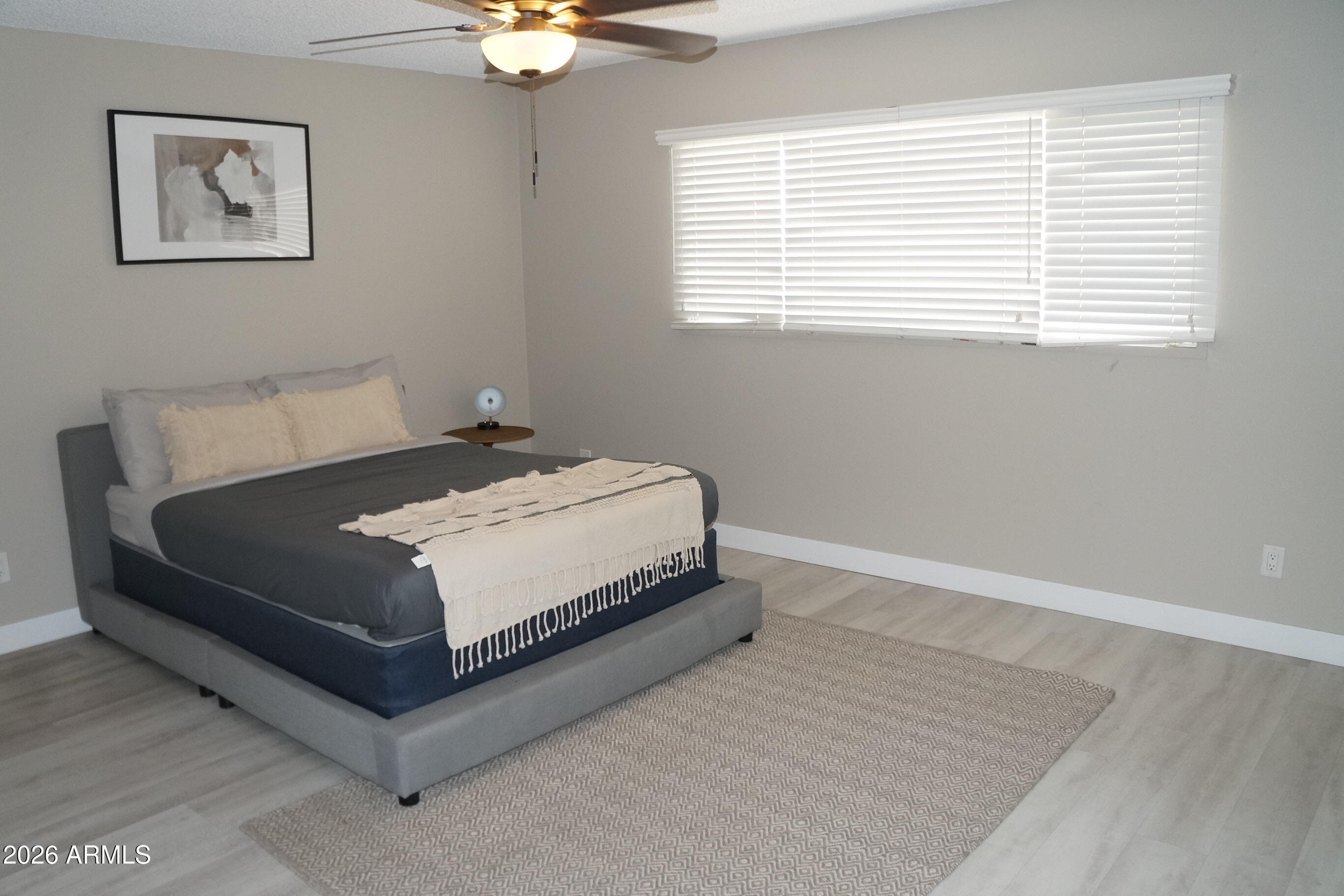 1732 E HERMOSA Drive