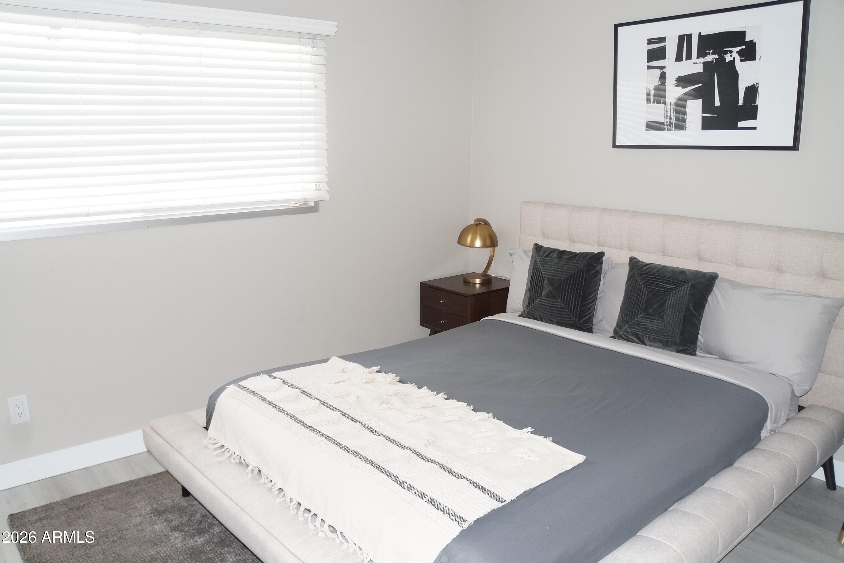 1732 E HERMOSA Drive