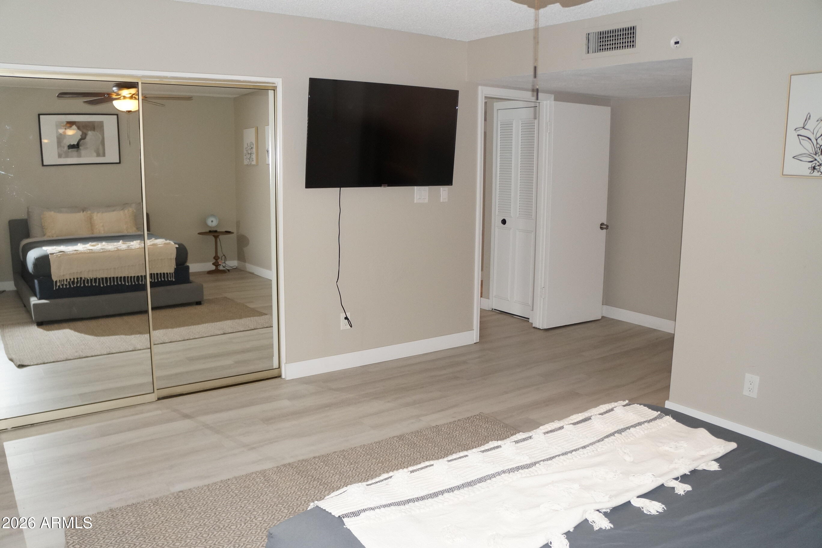 1732 E HERMOSA Drive