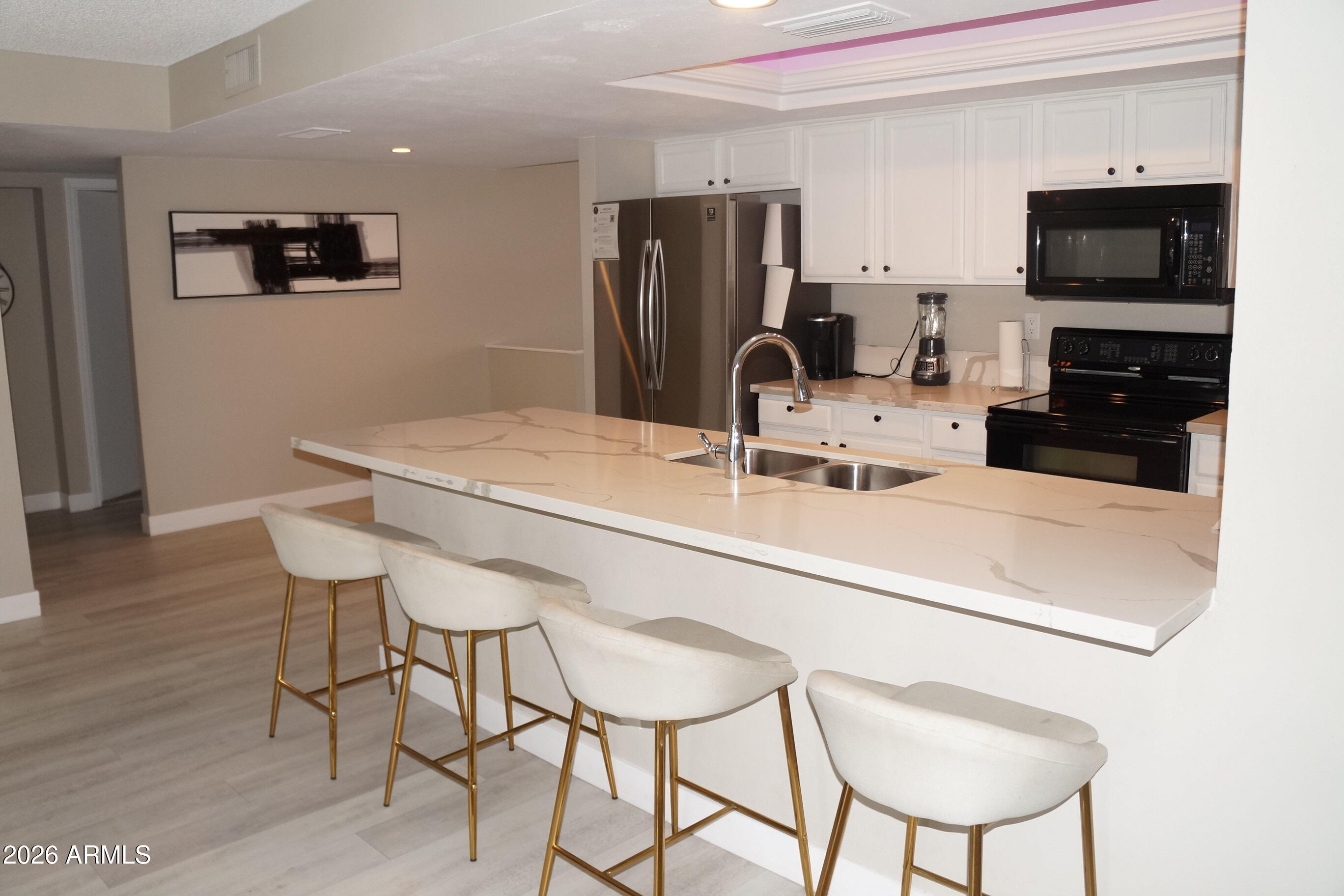 1732 E HERMOSA Drive