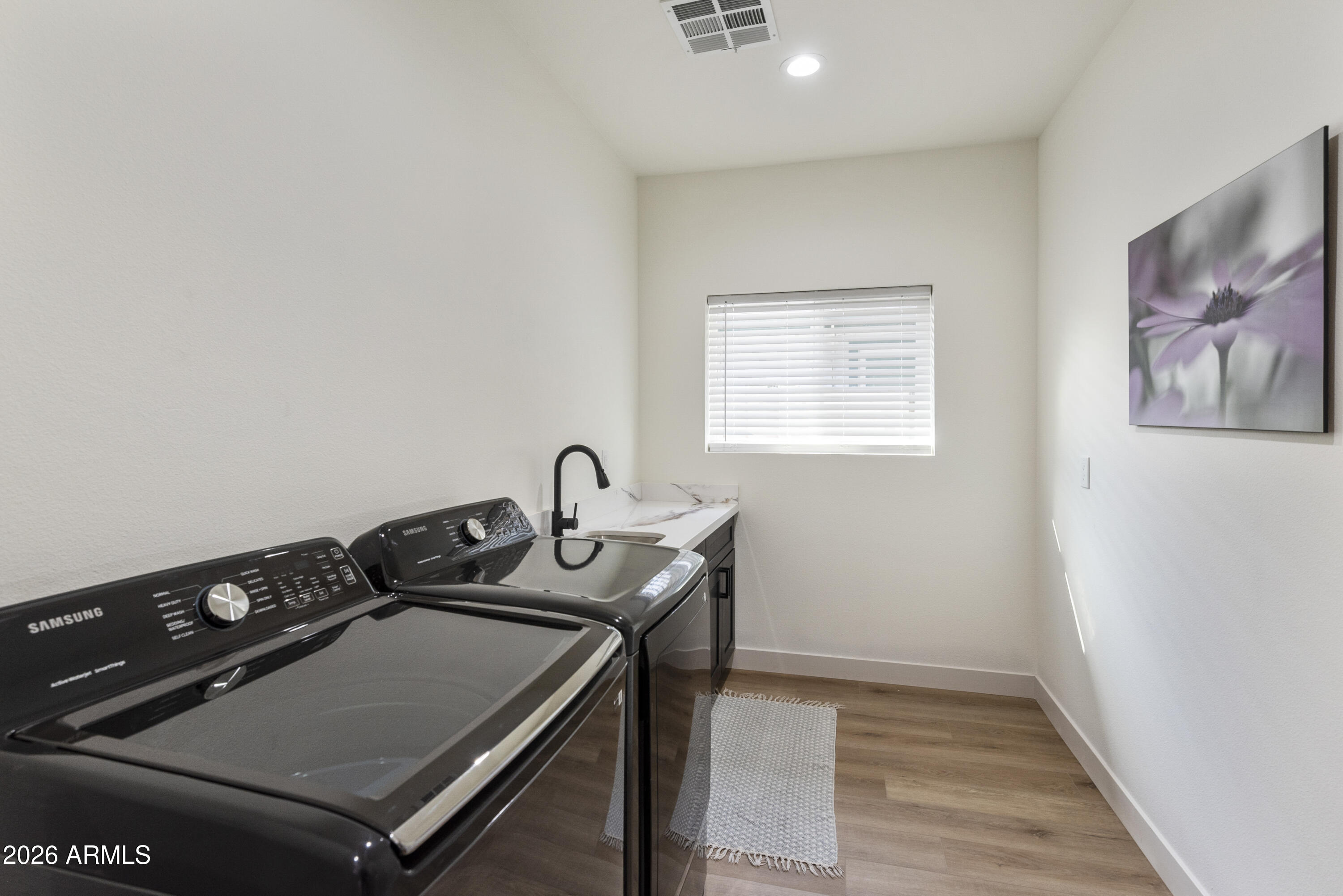 8419 E EDGEMONT Avenue