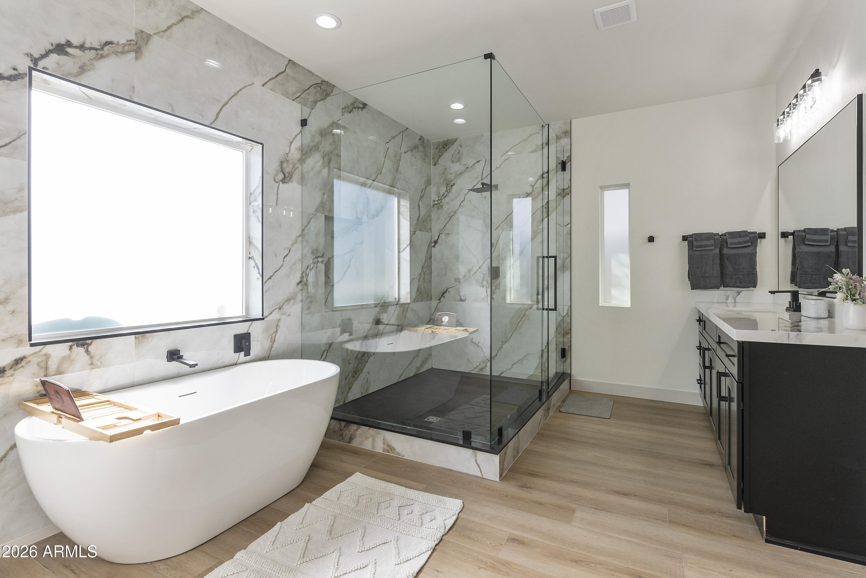 8419 E EDGEMONT Avenue