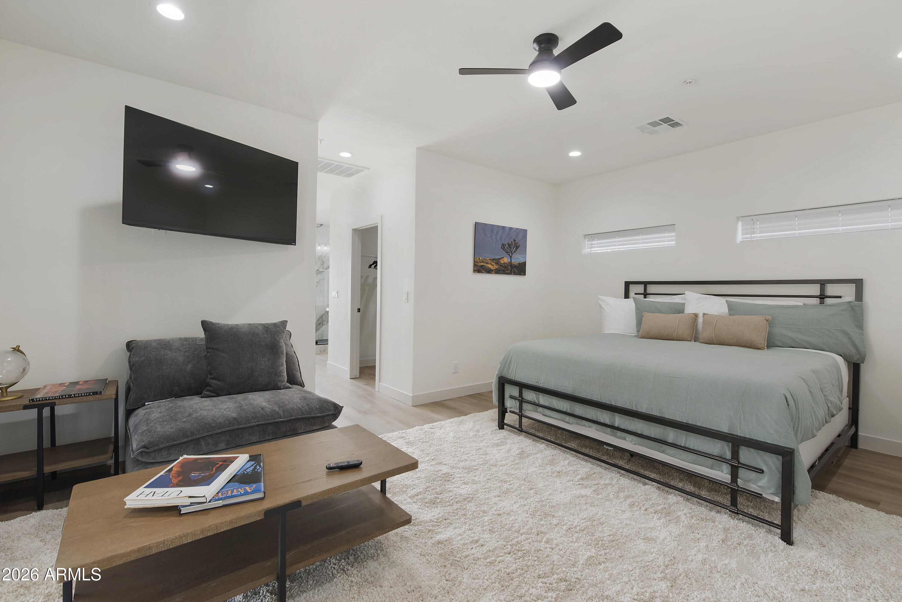 8419 E EDGEMONT Avenue