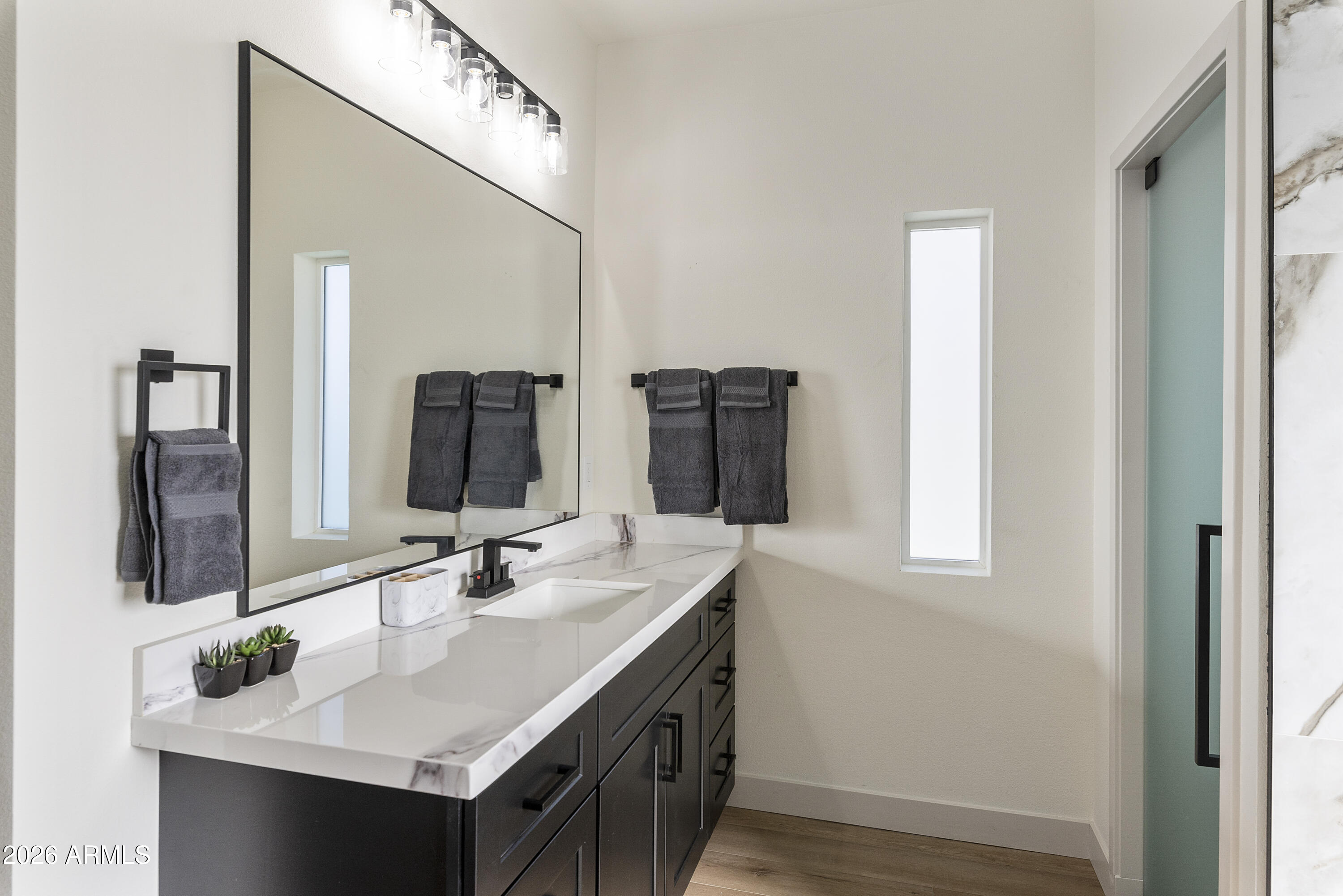 8419 E EDGEMONT Avenue