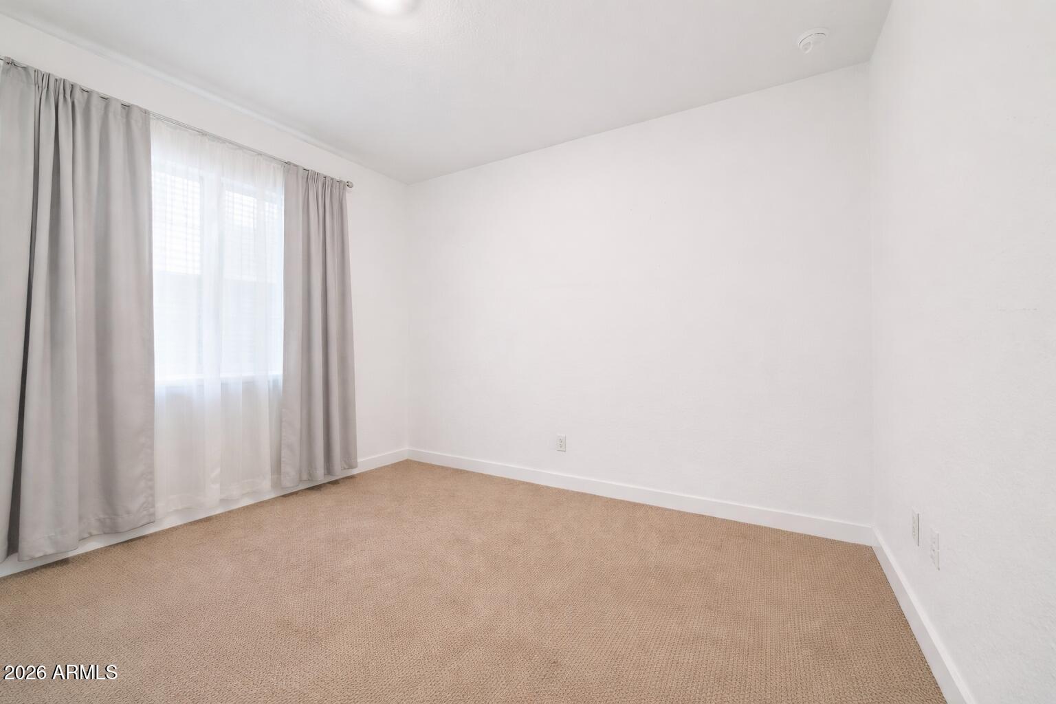 1545 W CARMEN Street