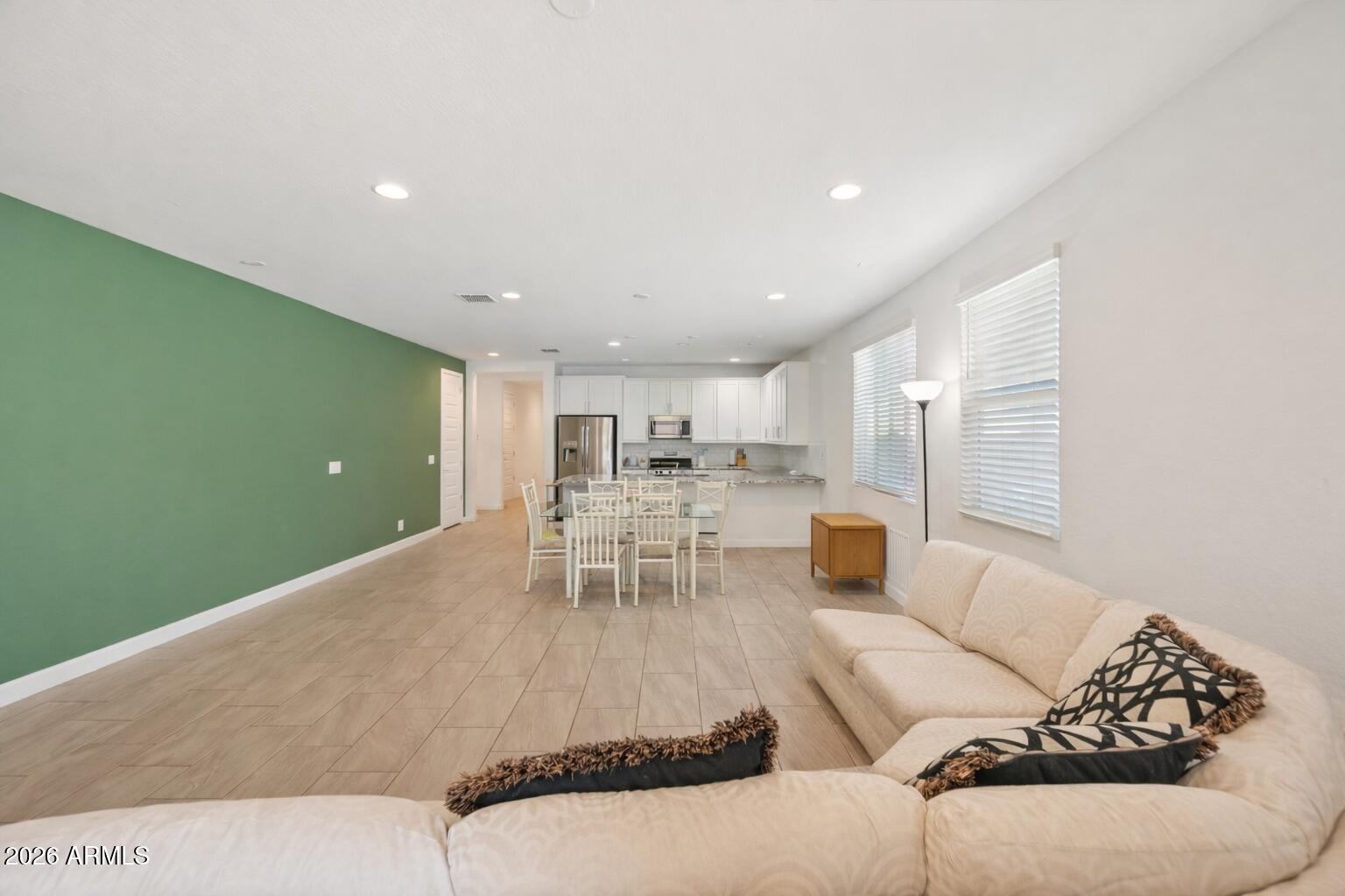 1545 W CARMEN Street