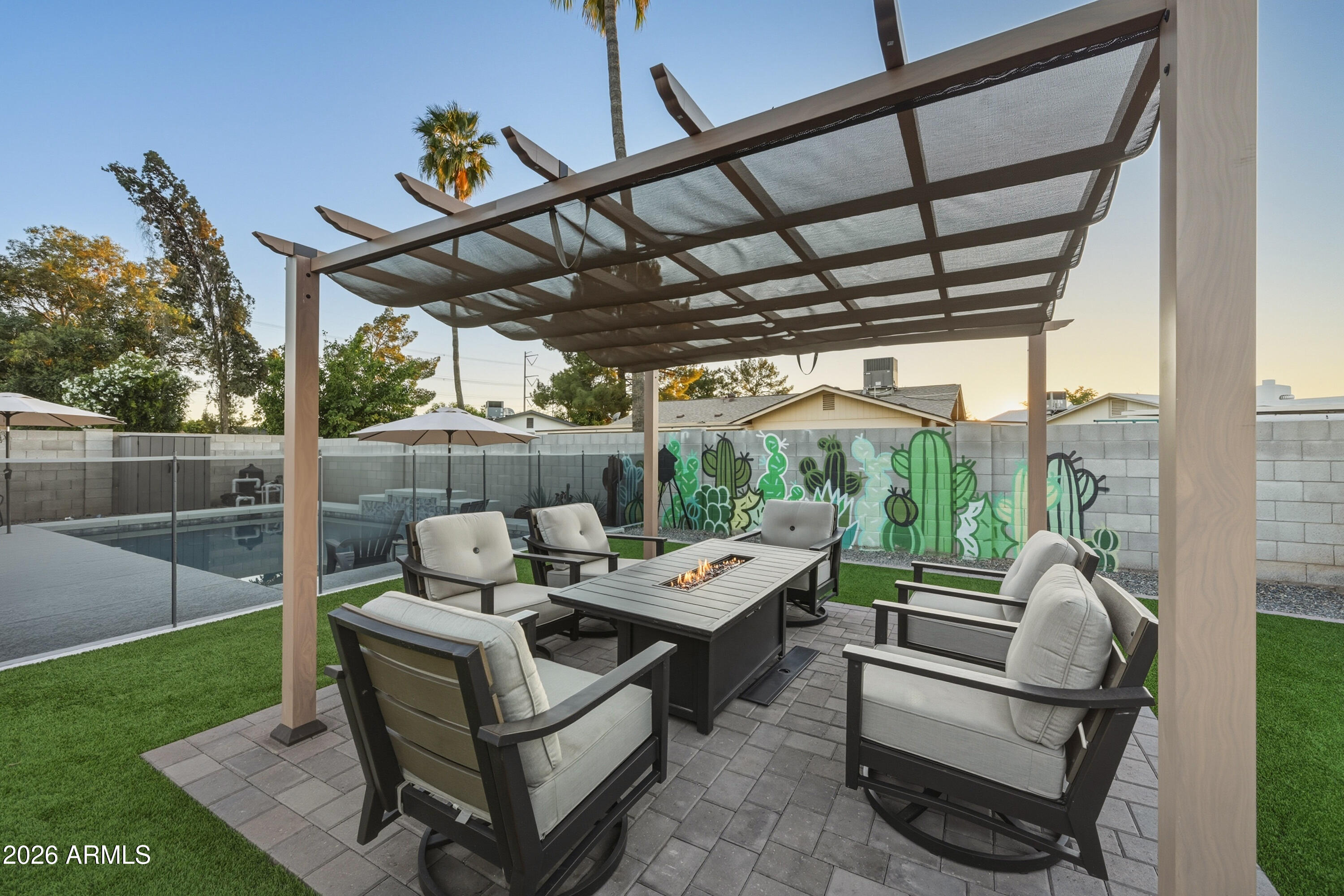 436 N LARKSPUR Street