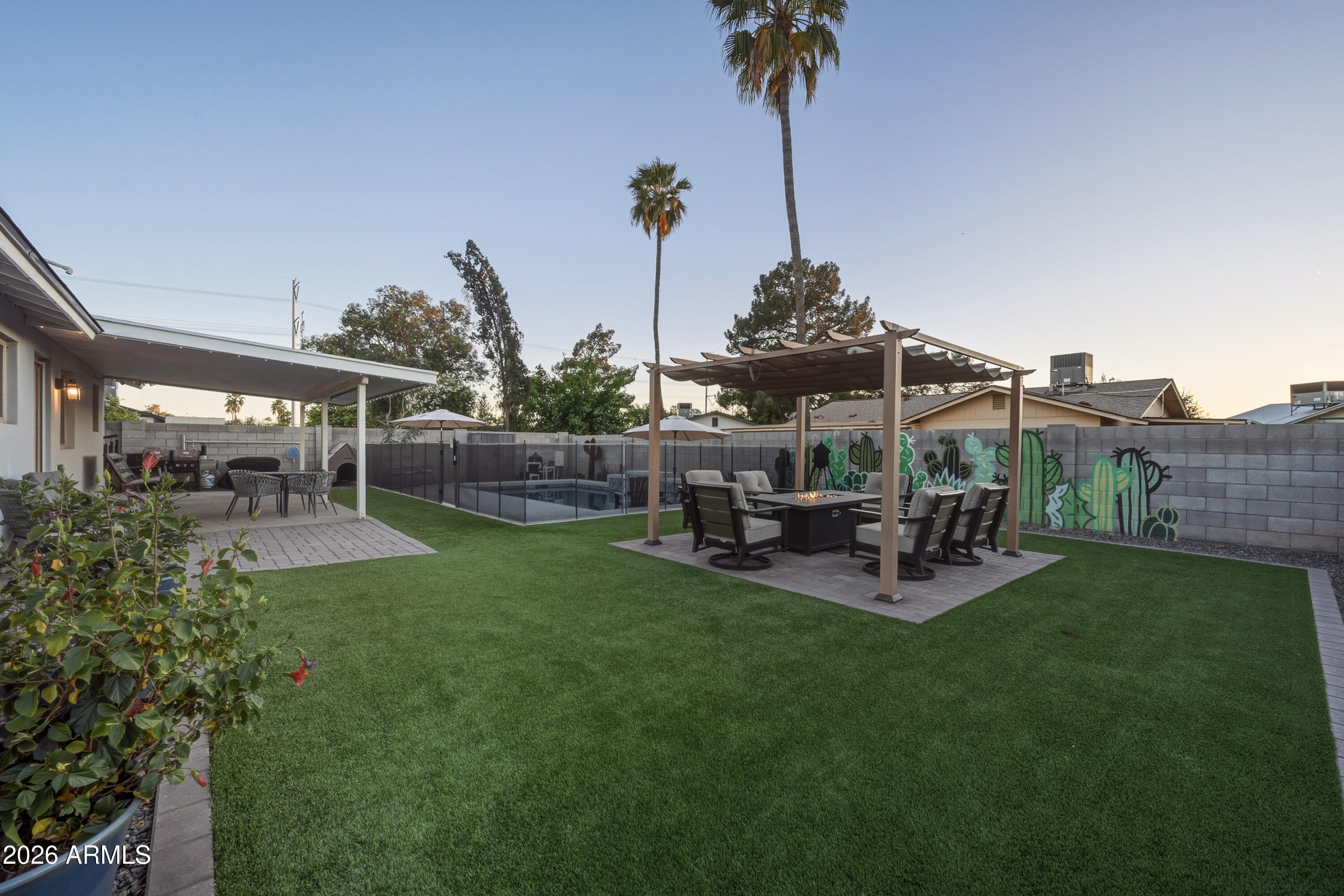 436 N LARKSPUR Street