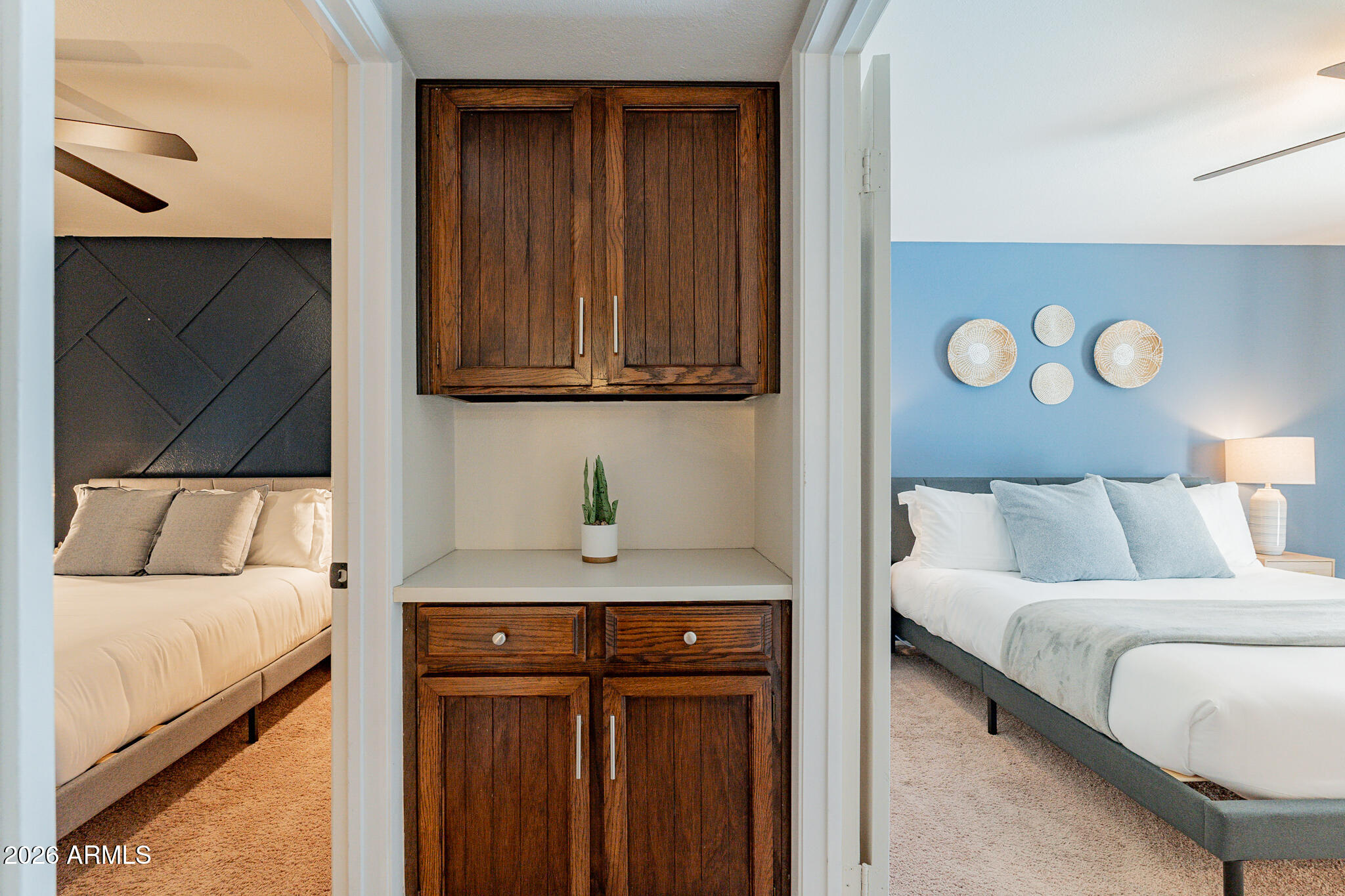 3911 W DESERT COVE Avenue