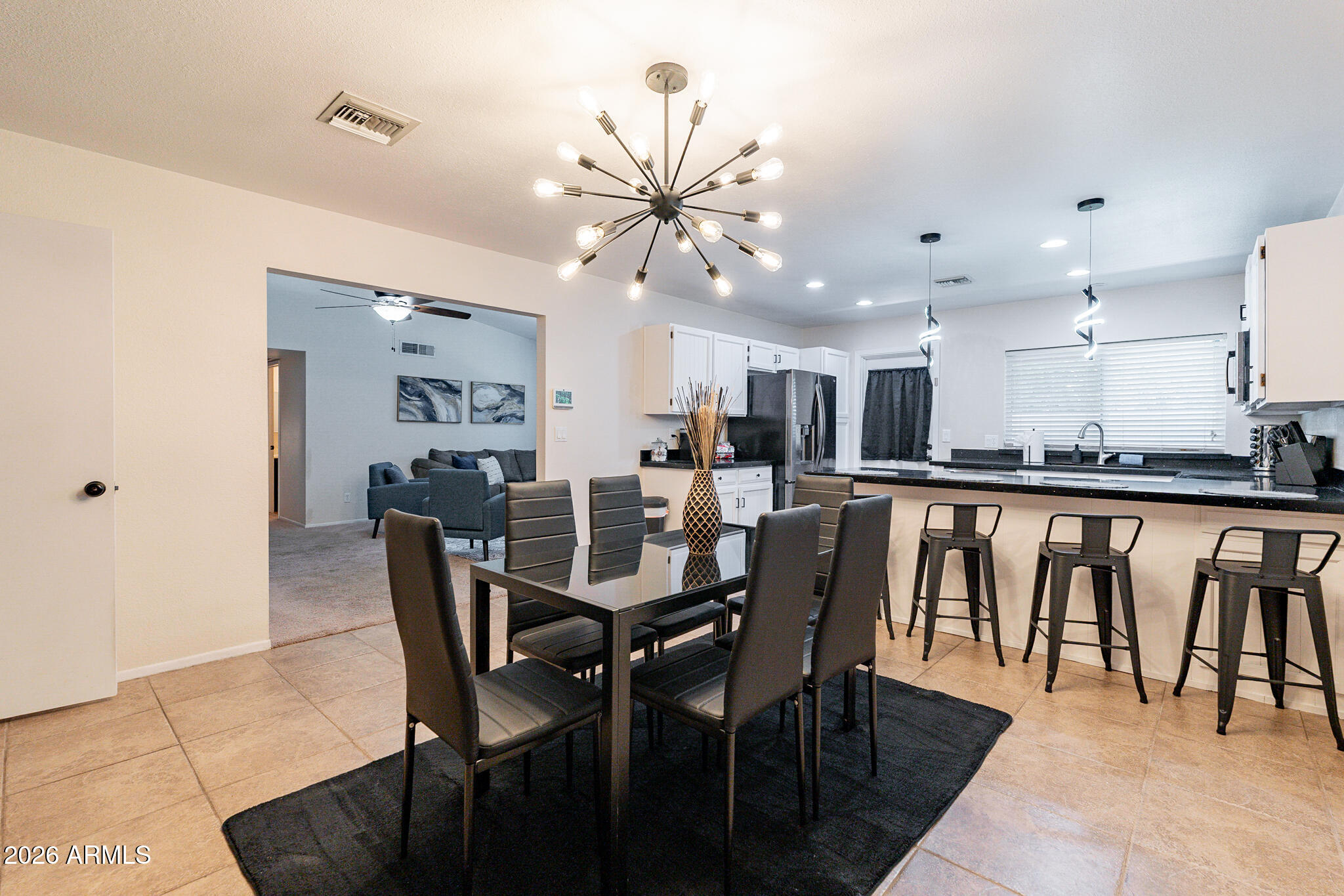 3911 W DESERT COVE Avenue