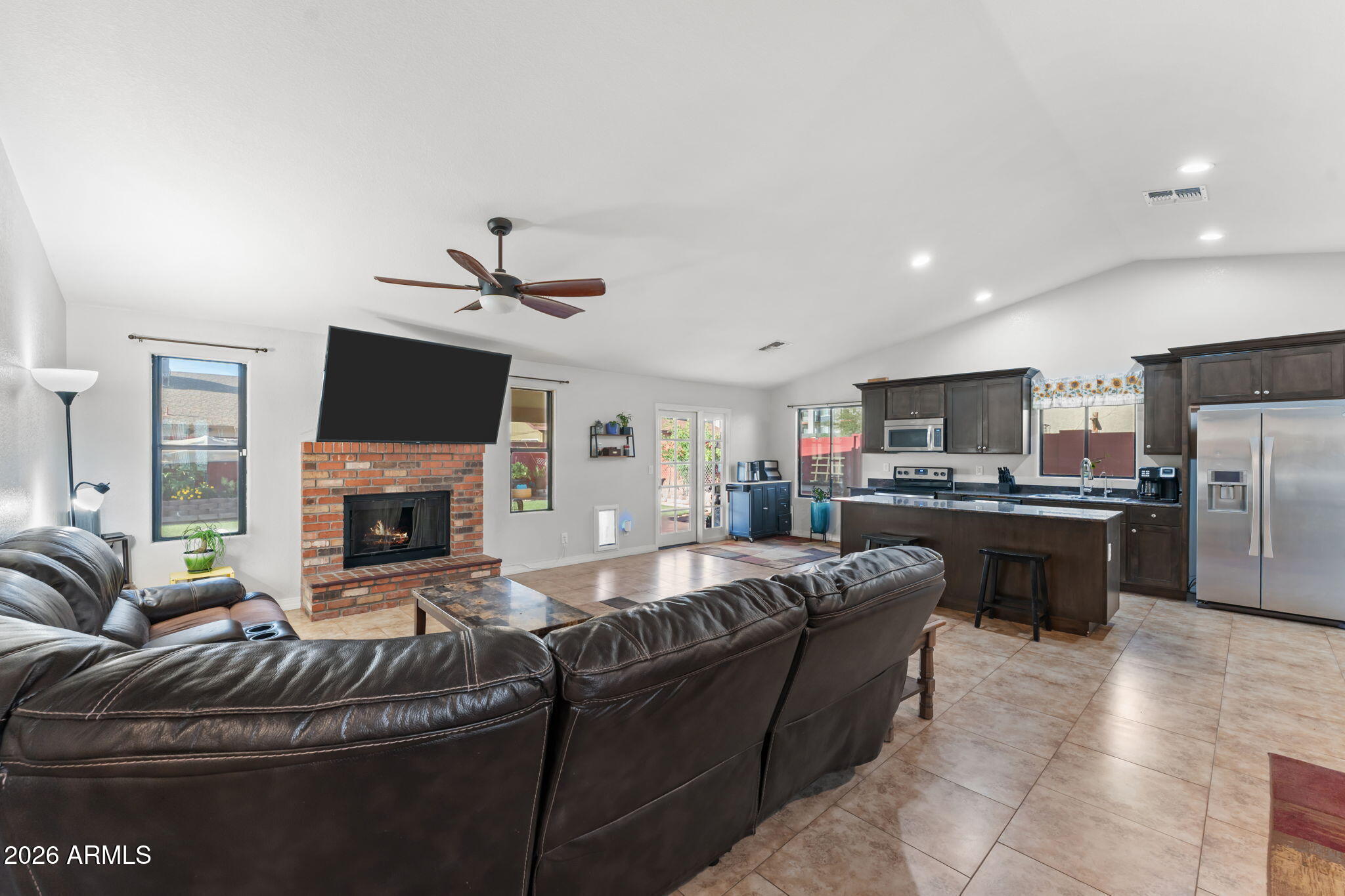 6908 W SIERRA VISTA Drive