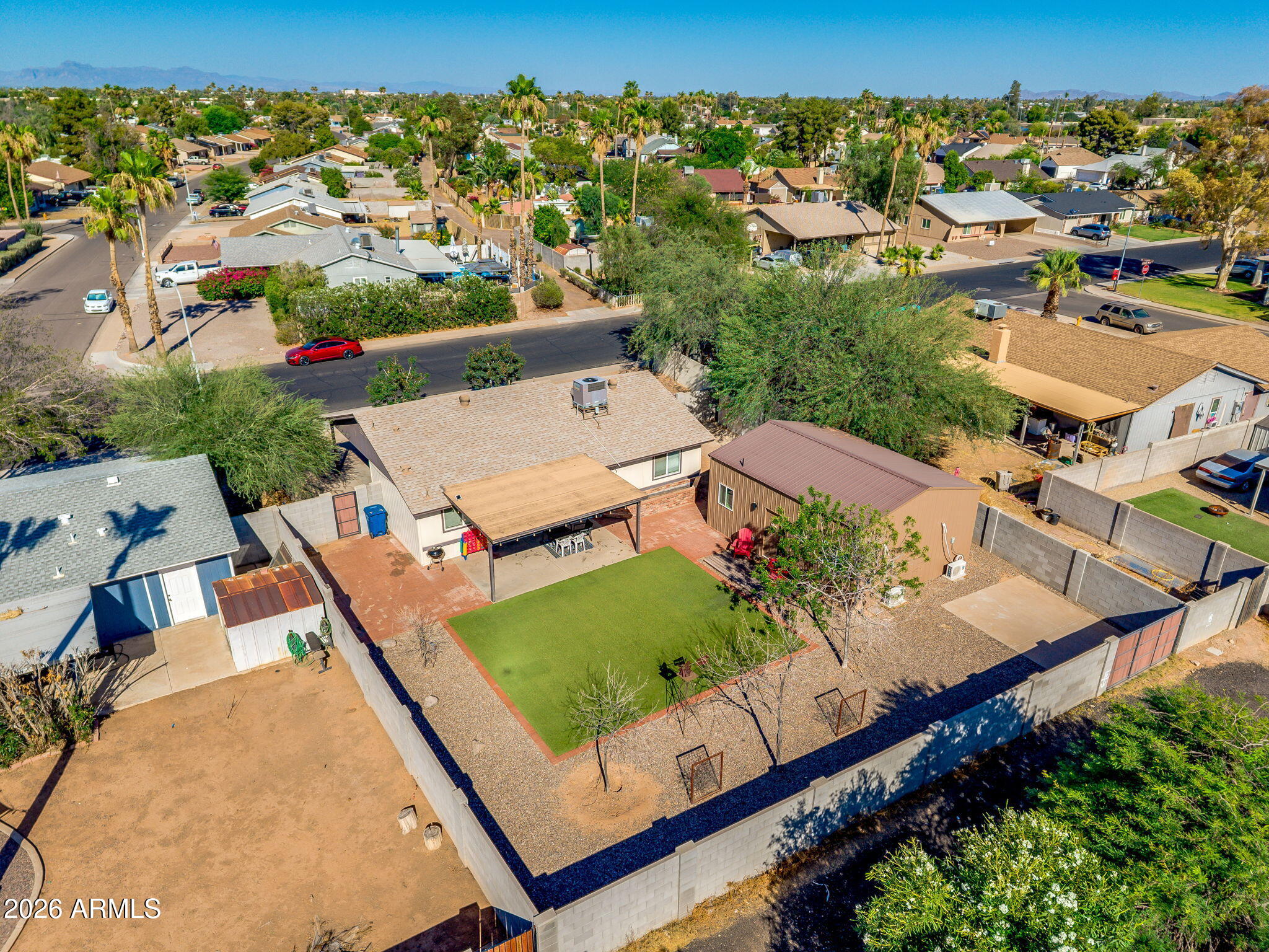 2802 N PENNINGTON Drive