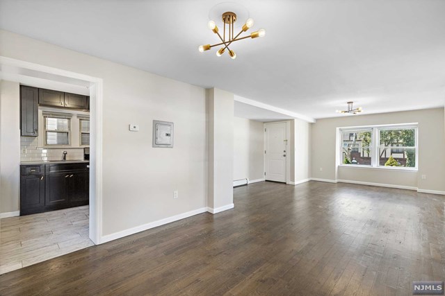 285 Orchard Terrace
