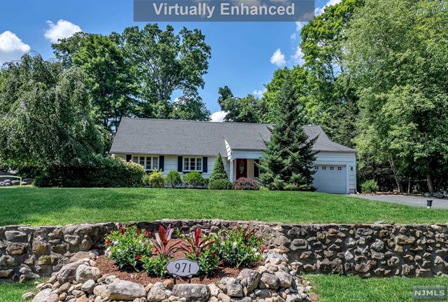 971 Pines Terrace