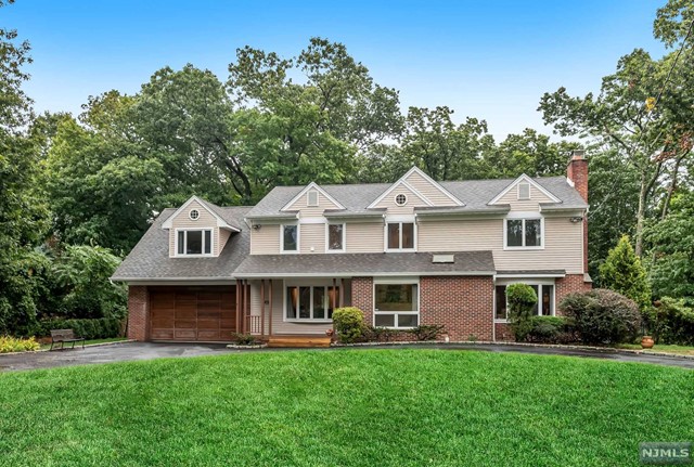 881 Colonial Road