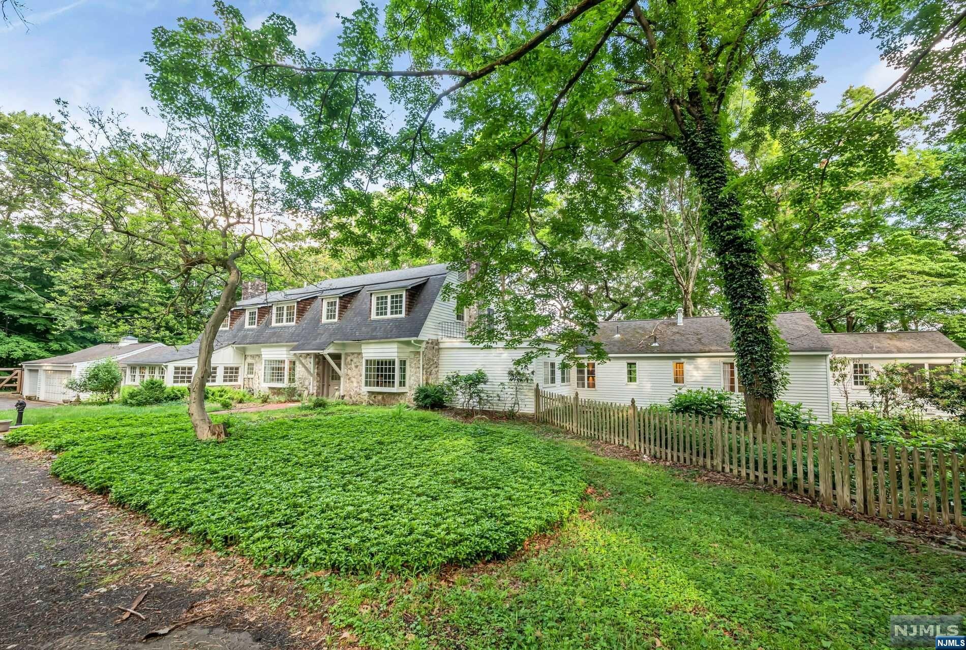 940 Loch Road