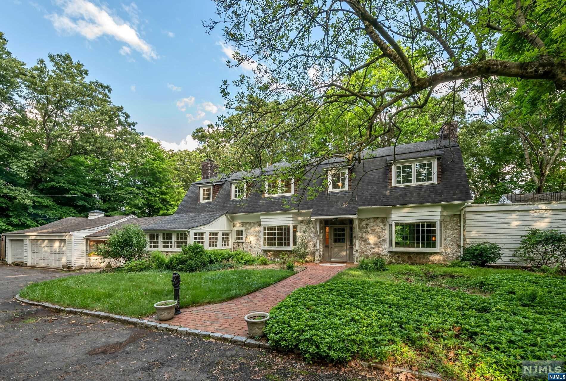 940 Loch Road