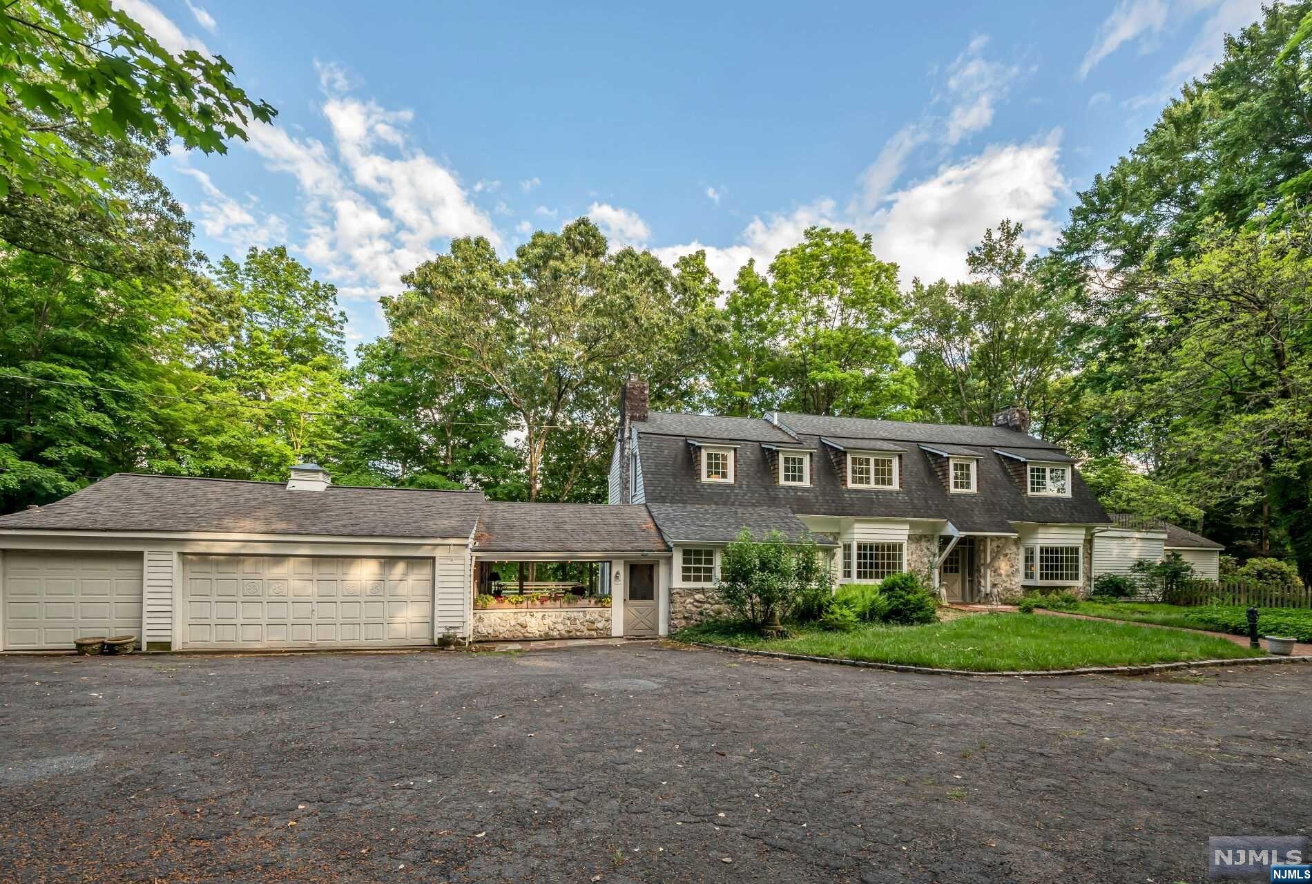 940 Loch Road