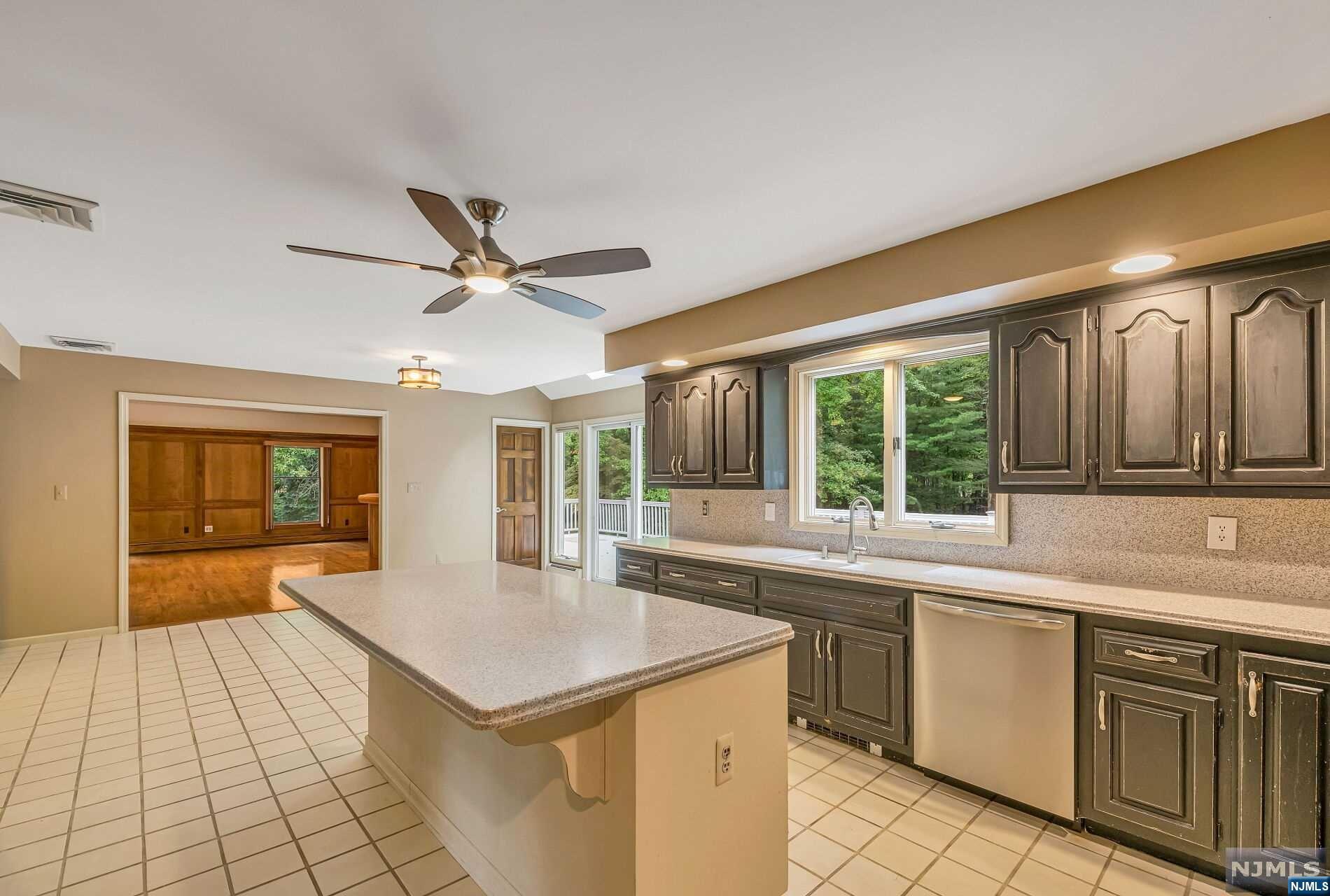 591 Grandview Terrace
