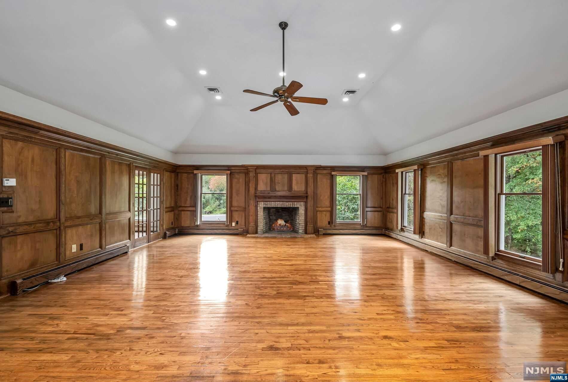 591 Grandview Terrace