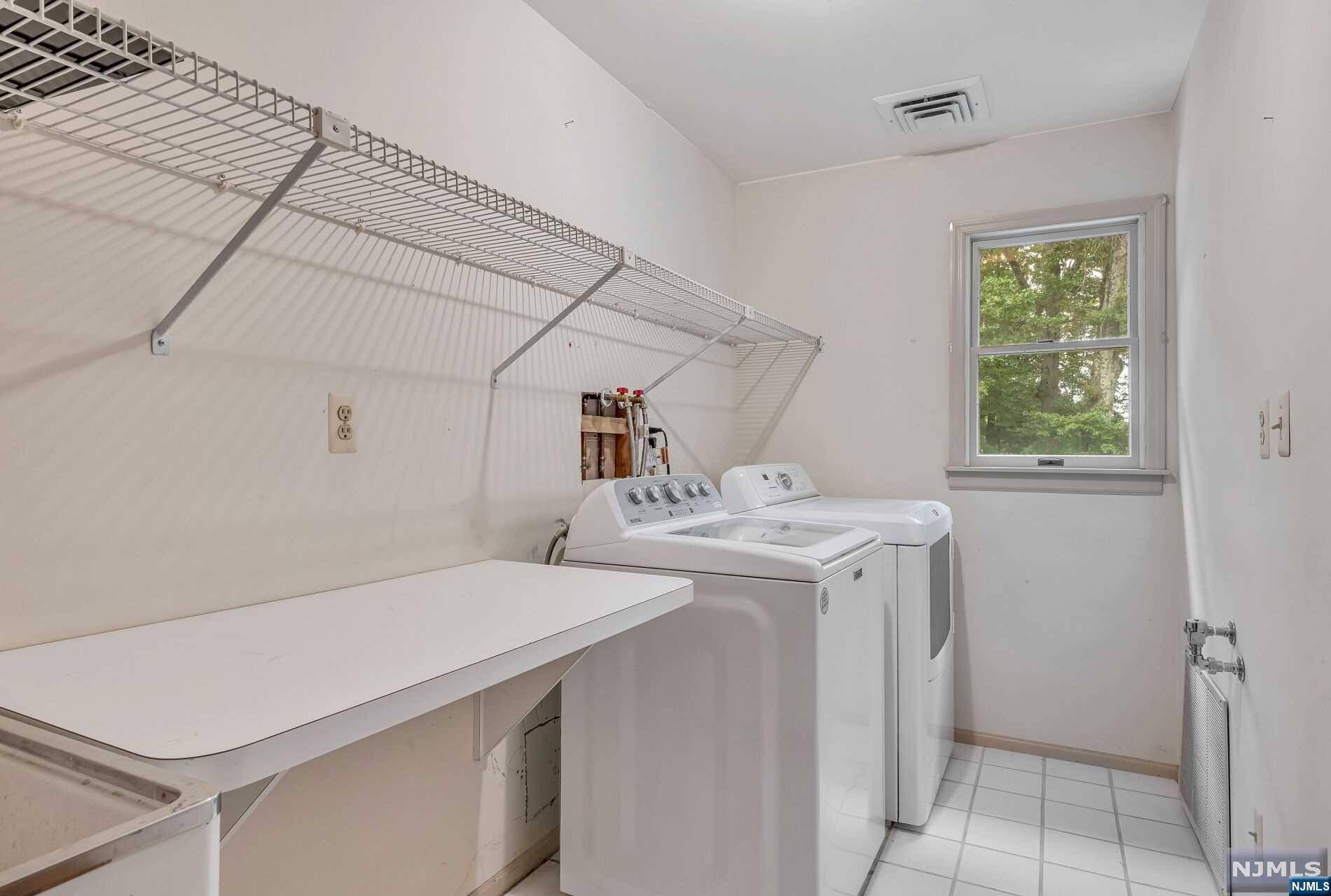591 Grandview Terrace