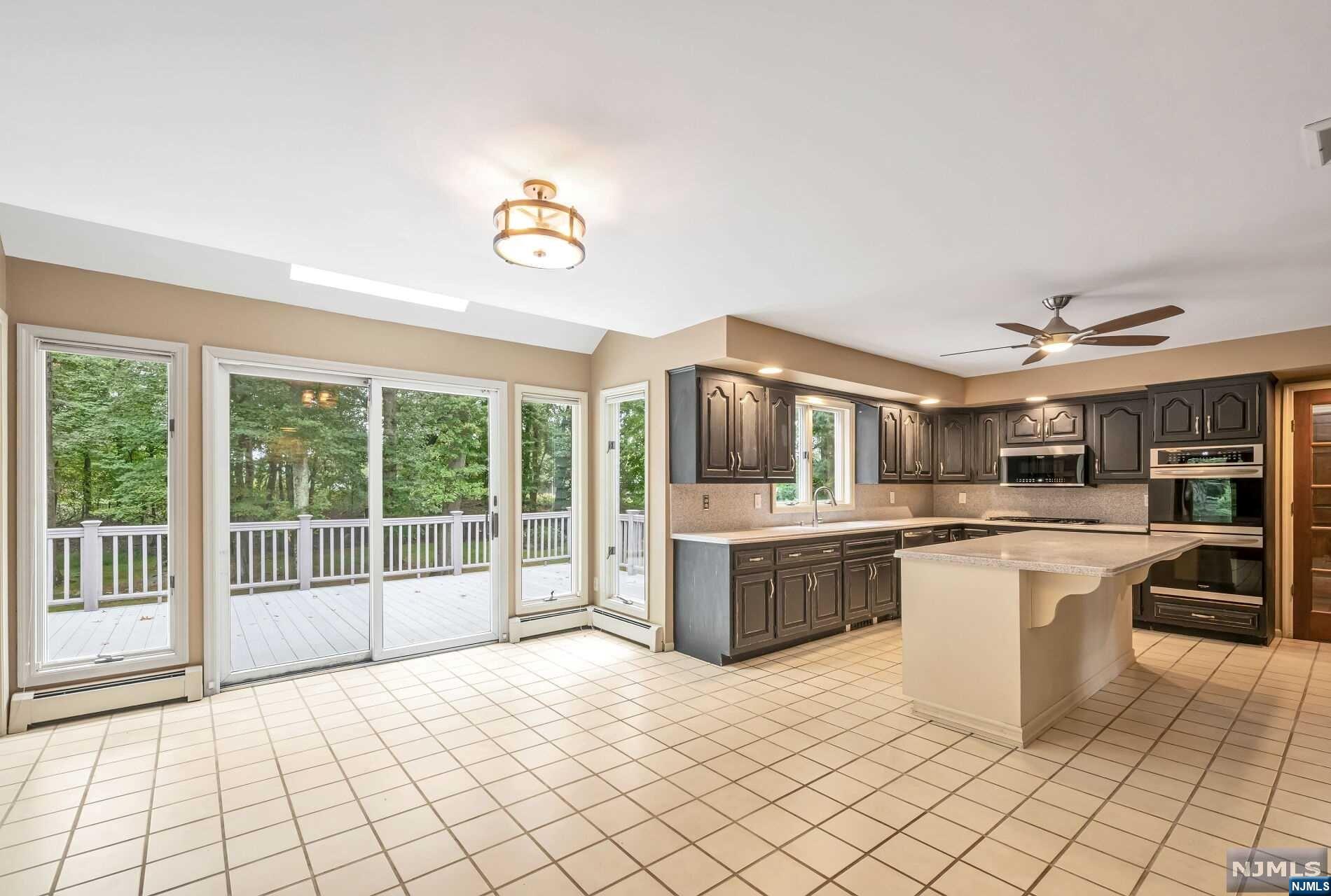 591 Grandview Terrace